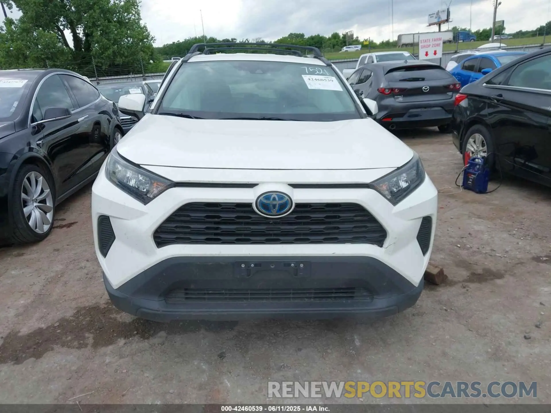 12 Photograph of a damaged car 2T3MWRFV5LW077521 TOYOTA RAV4 HYBRID 2020