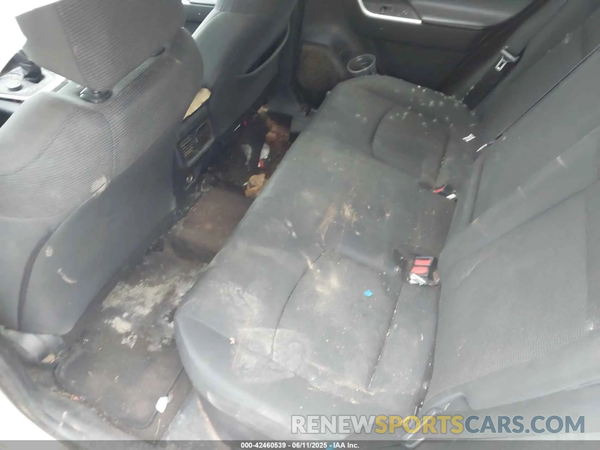 8 Photograph of a damaged car 2T3MWRFV5LW077521 TOYOTA RAV4 HYBRID 2020