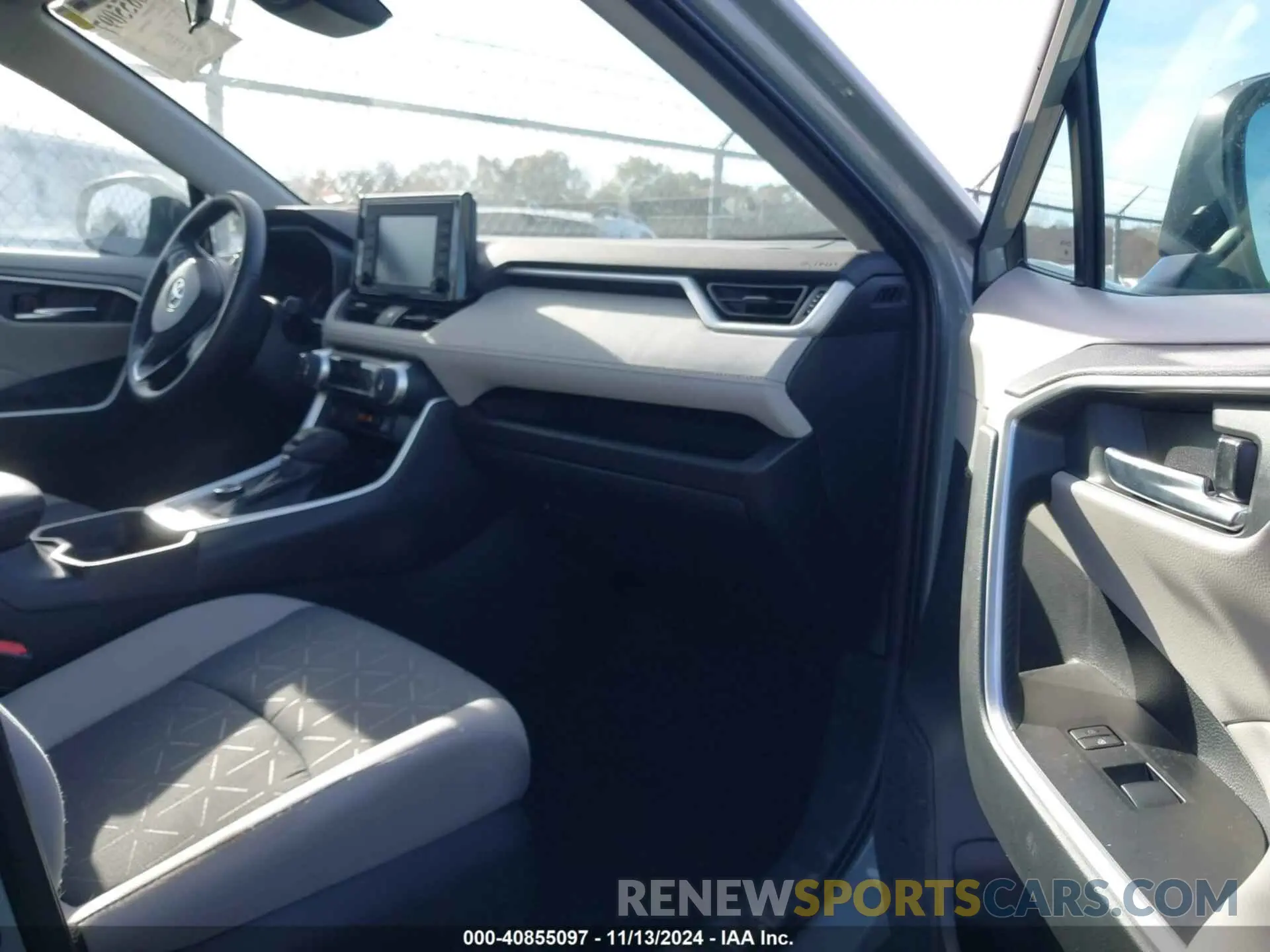 5 Photograph of a damaged car 2T3RWRFV0LW087444 TOYOTA RAV4 HYBRID 2020
