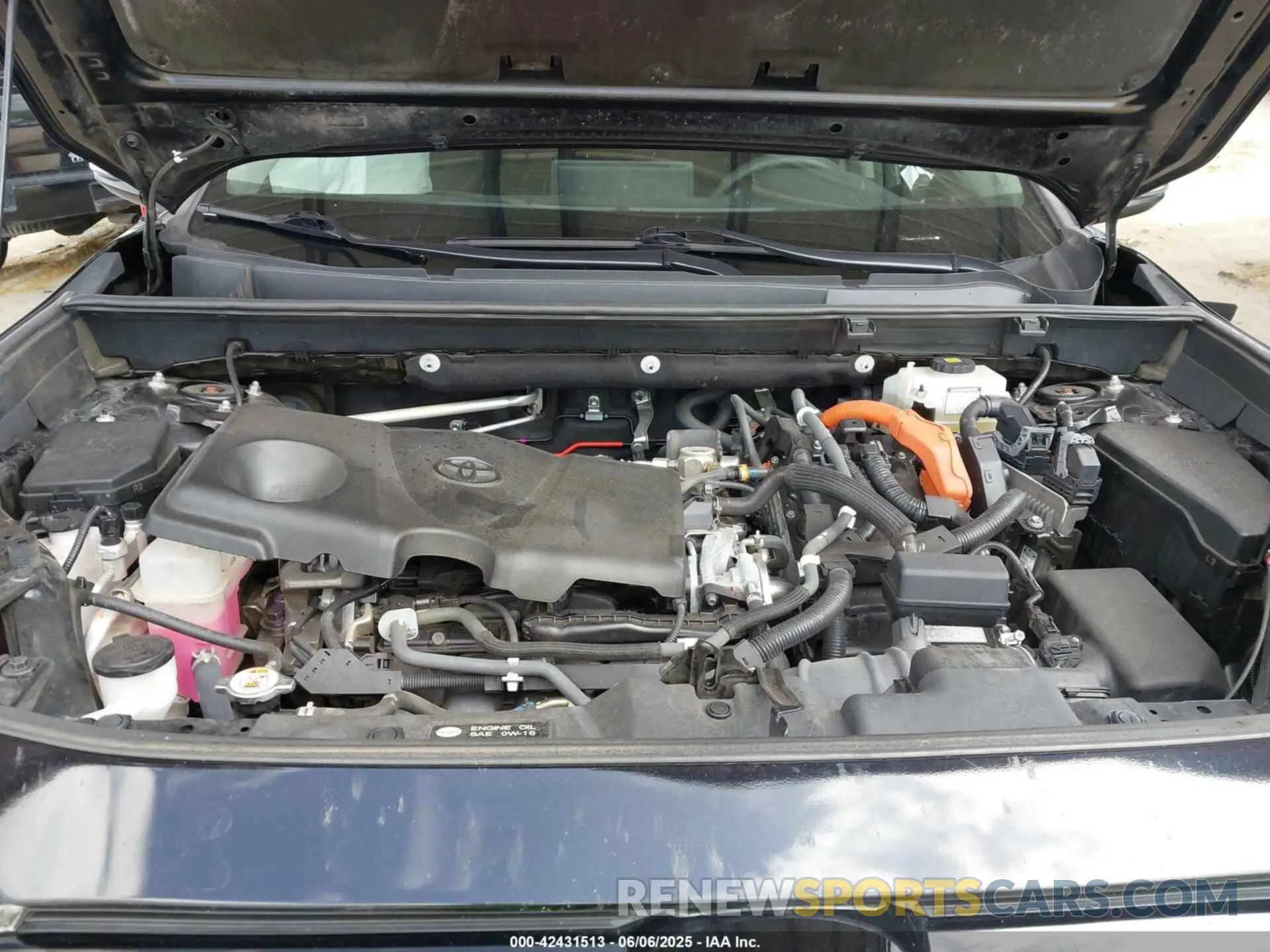 10 Photograph of a damaged car 2T3RWRFV1LW077070 TOYOTA RAV4 HYBRID 2020