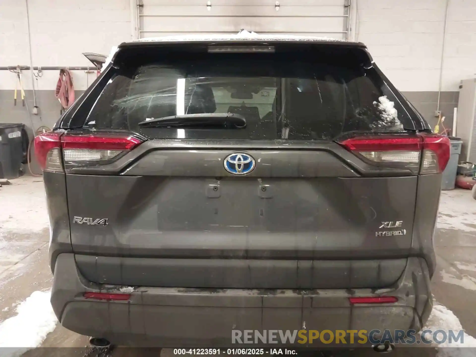 16 Photograph of a damaged car 2T3RWRFV1LW080177 TOYOTA RAV4 HYBRID 2020