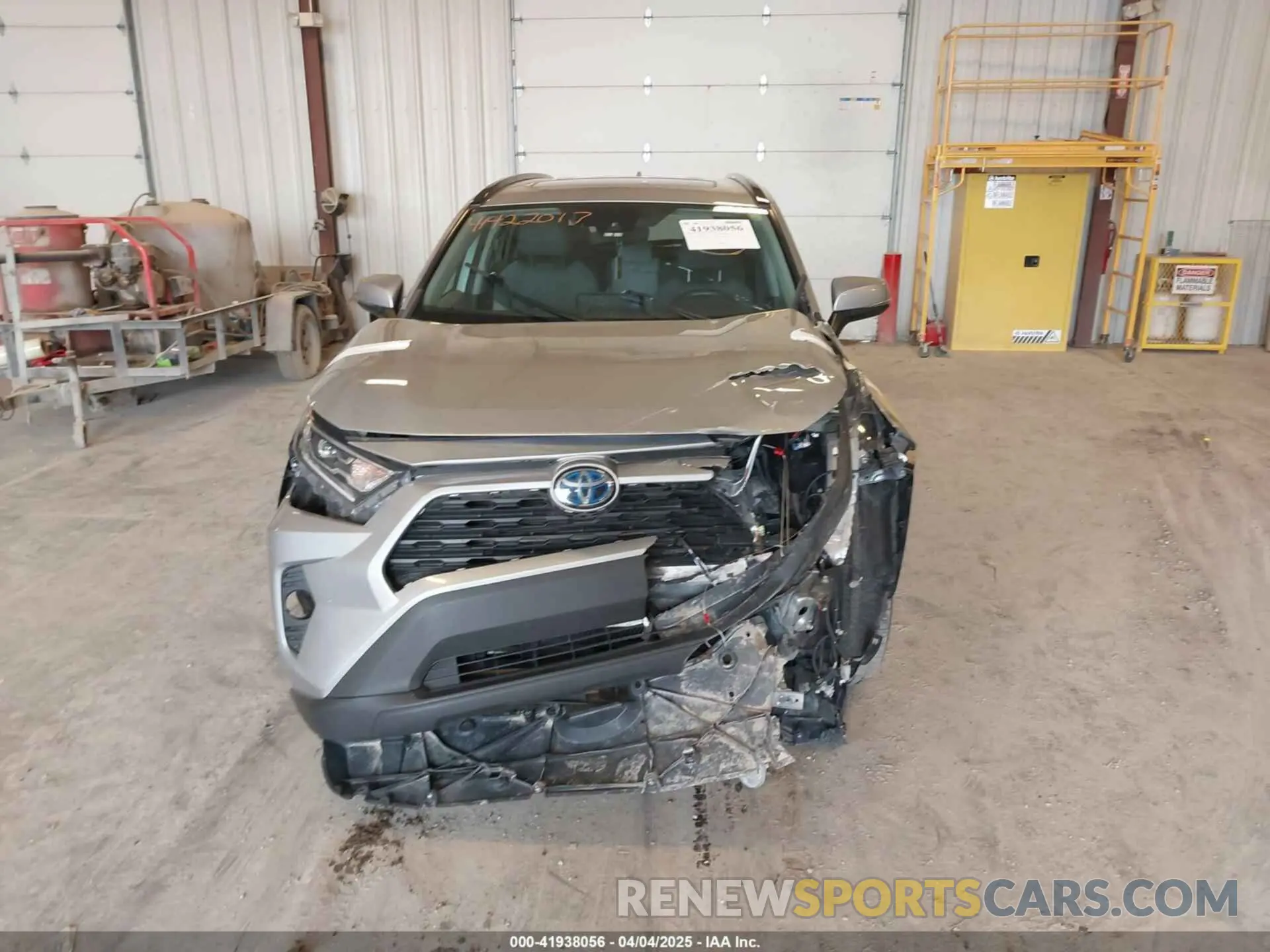 12 Photograph of a damaged car 2T3RWRFV2LW050105 TOYOTA RAV4 HYBRID 2020