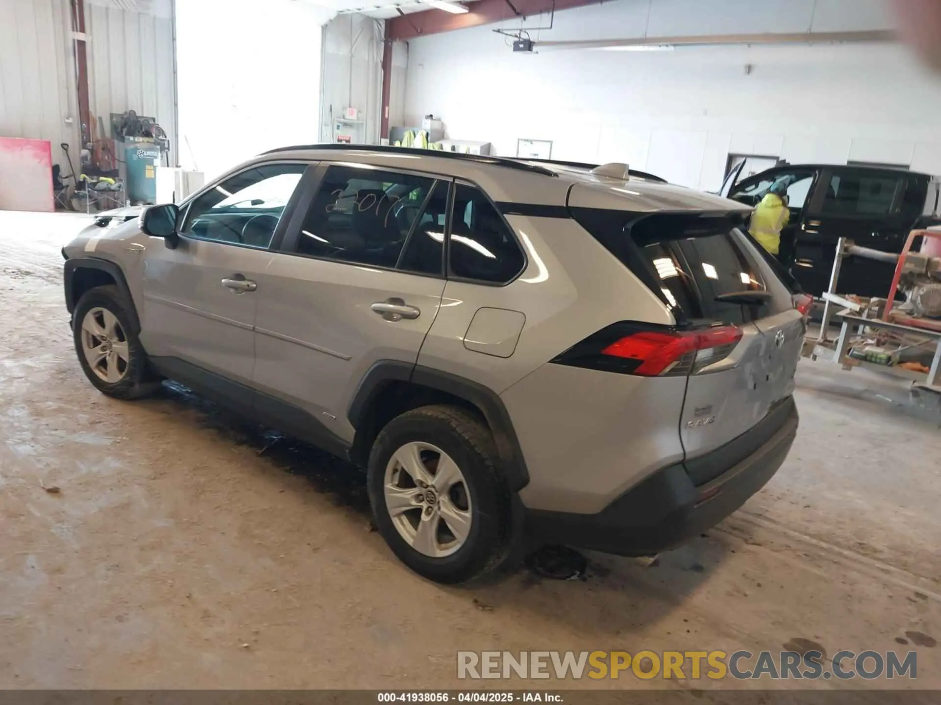 3 Photograph of a damaged car 2T3RWRFV2LW050105 TOYOTA RAV4 HYBRID 2020