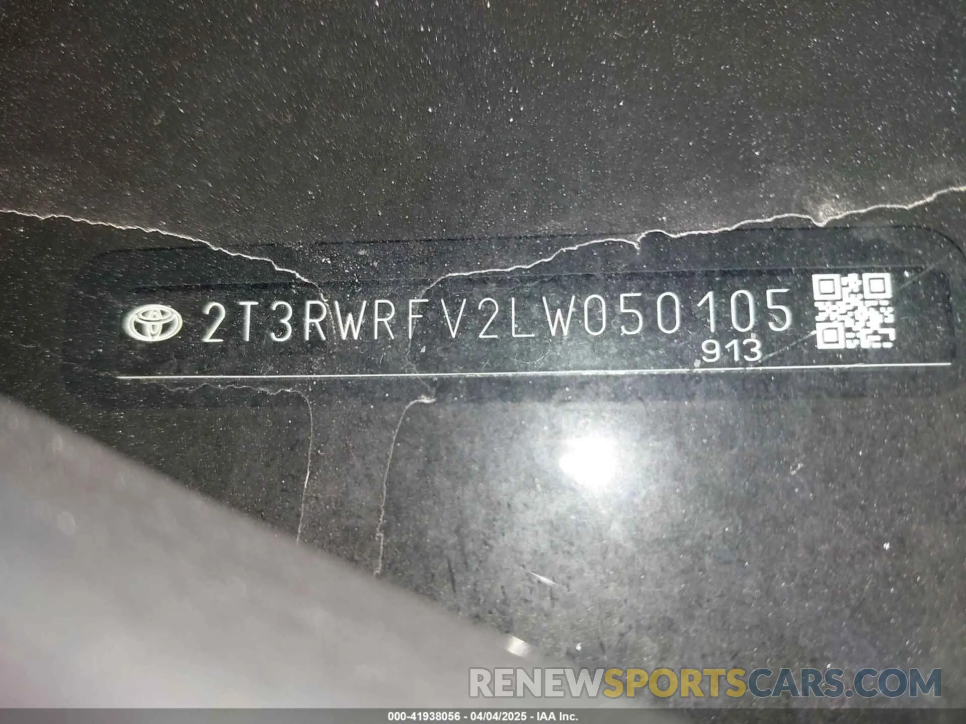 9 Photograph of a damaged car 2T3RWRFV2LW050105 TOYOTA RAV4 HYBRID 2020