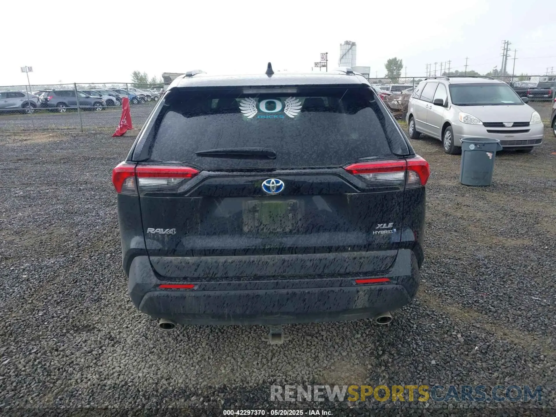16 Photograph of a damaged car 2T3RWRFV3LW064403 TOYOTA RAV4 HYBRID 2020