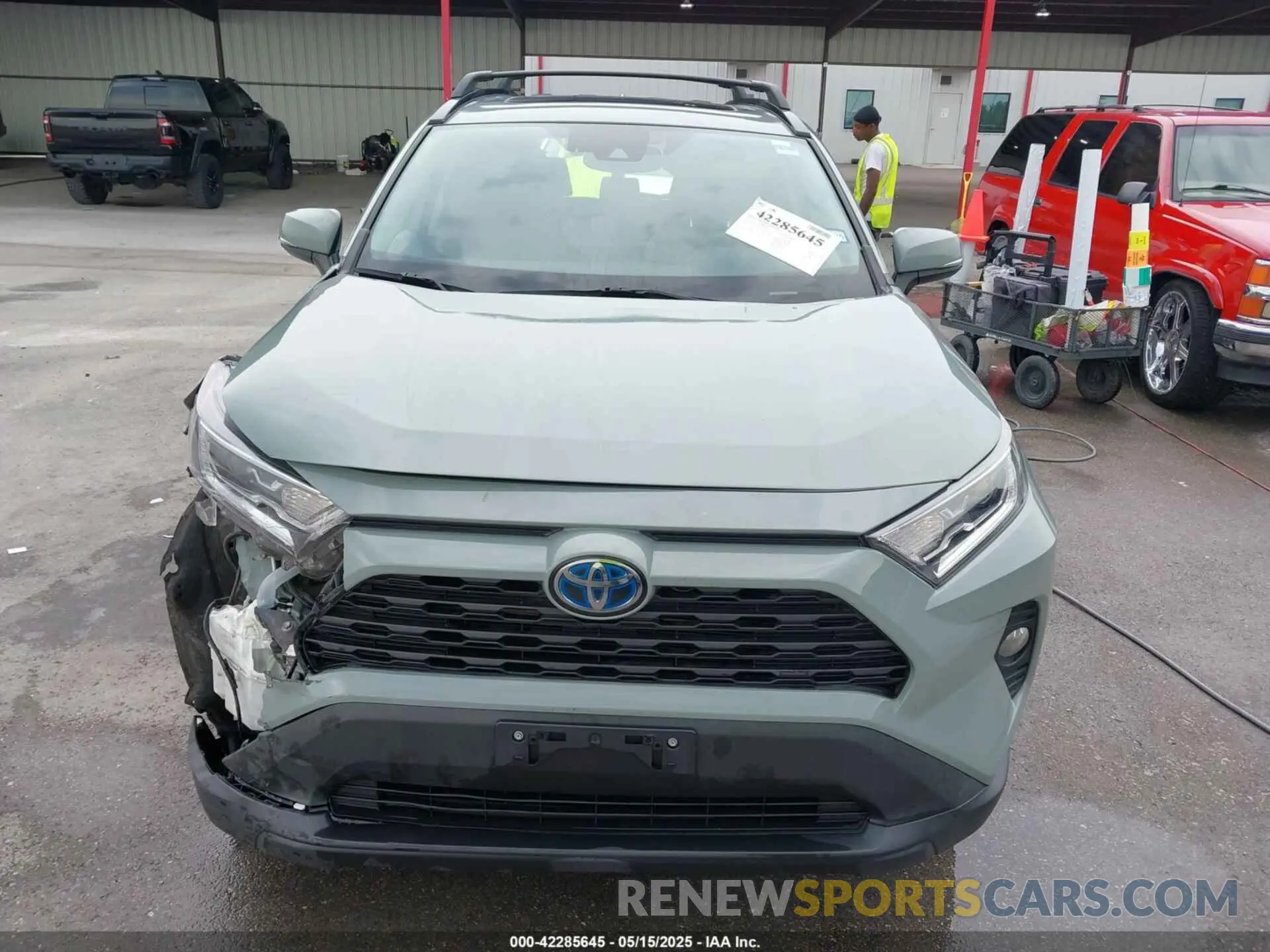 13 Photograph of a damaged car 2T3RWRFV3LW077250 TOYOTA RAV4 HYBRID 2020
