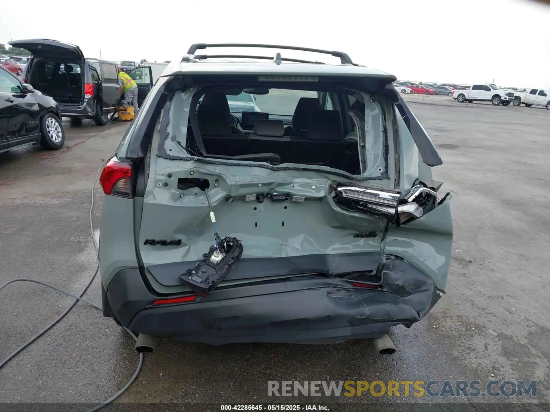 17 Photograph of a damaged car 2T3RWRFV3LW077250 TOYOTA RAV4 HYBRID 2020