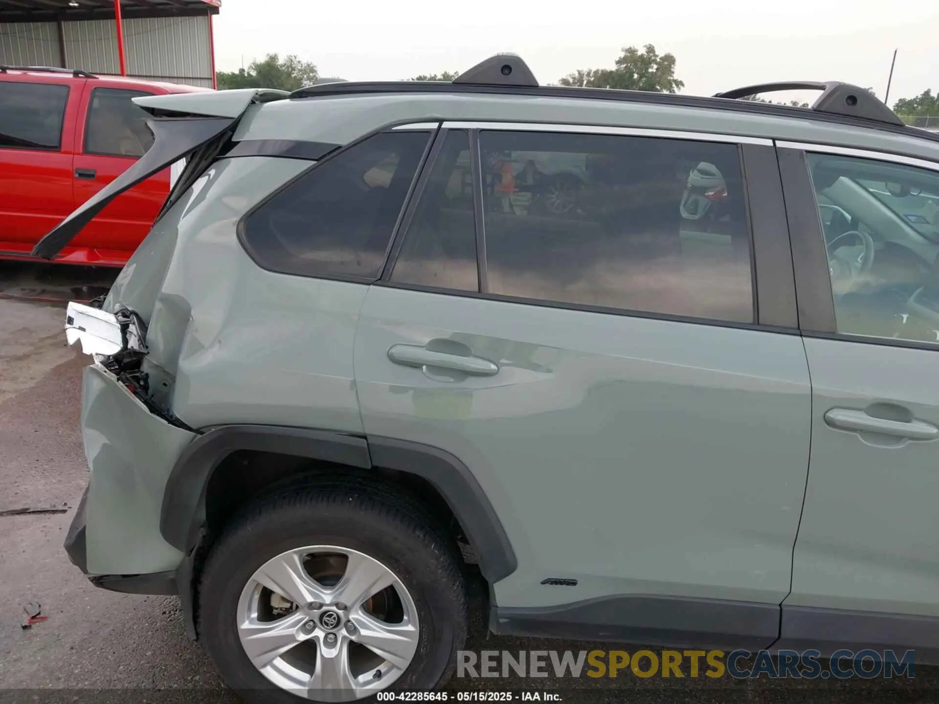 18 Photograph of a damaged car 2T3RWRFV3LW077250 TOYOTA RAV4 HYBRID 2020