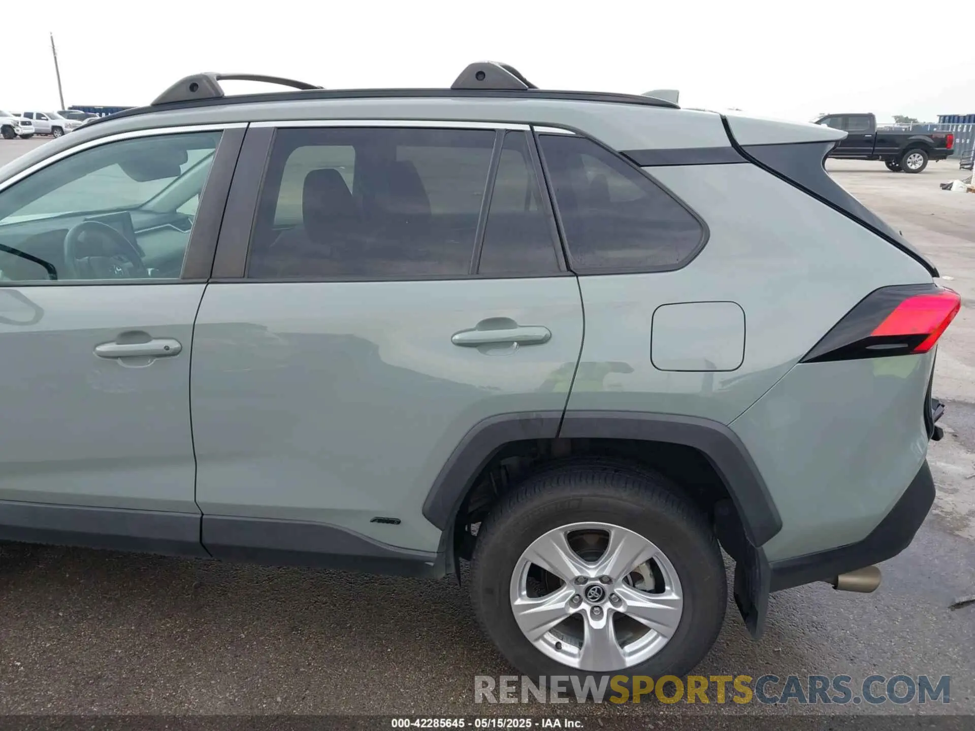 19 Photograph of a damaged car 2T3RWRFV3LW077250 TOYOTA RAV4 HYBRID 2020