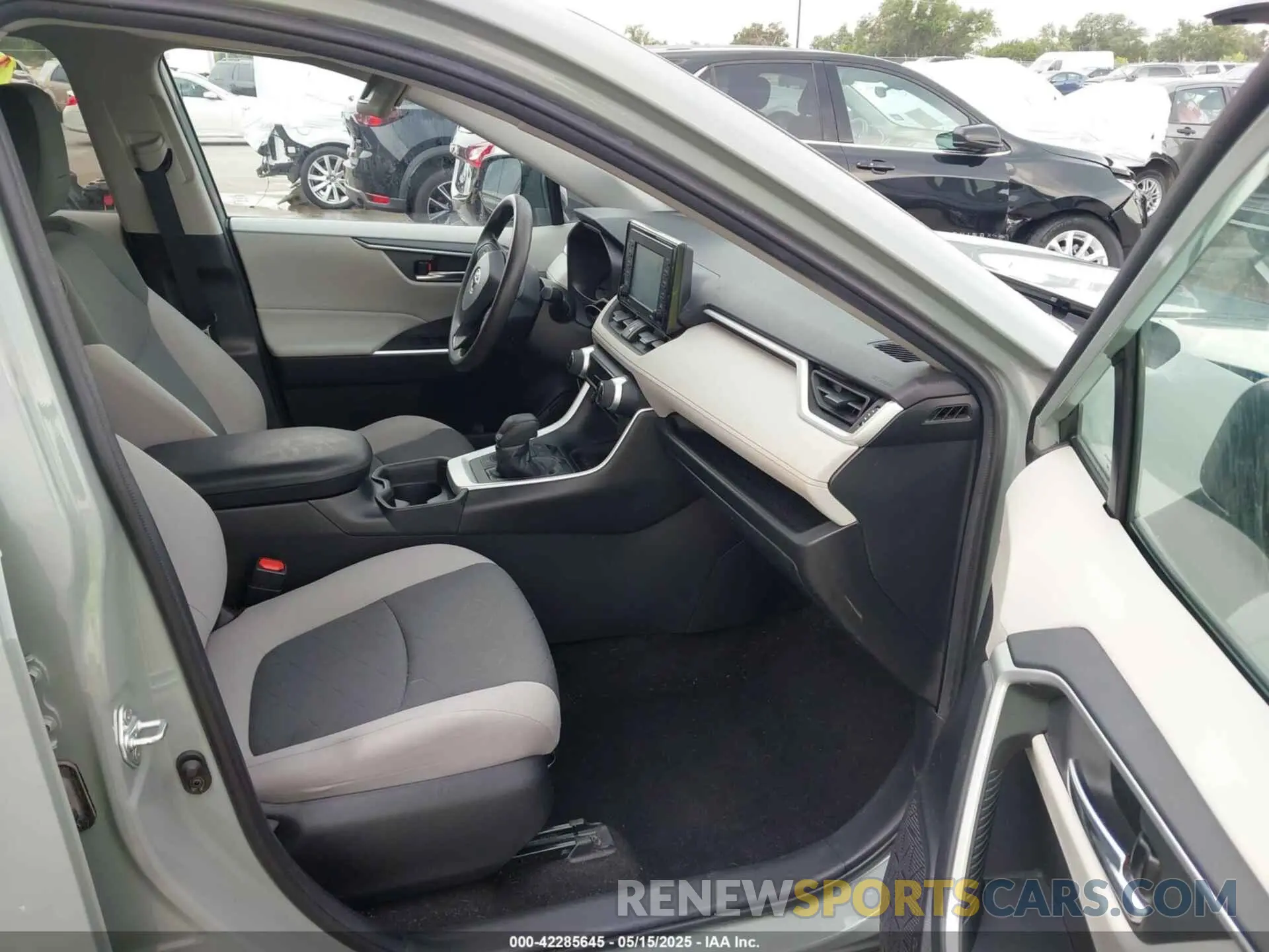 5 Photograph of a damaged car 2T3RWRFV3LW077250 TOYOTA RAV4 HYBRID 2020