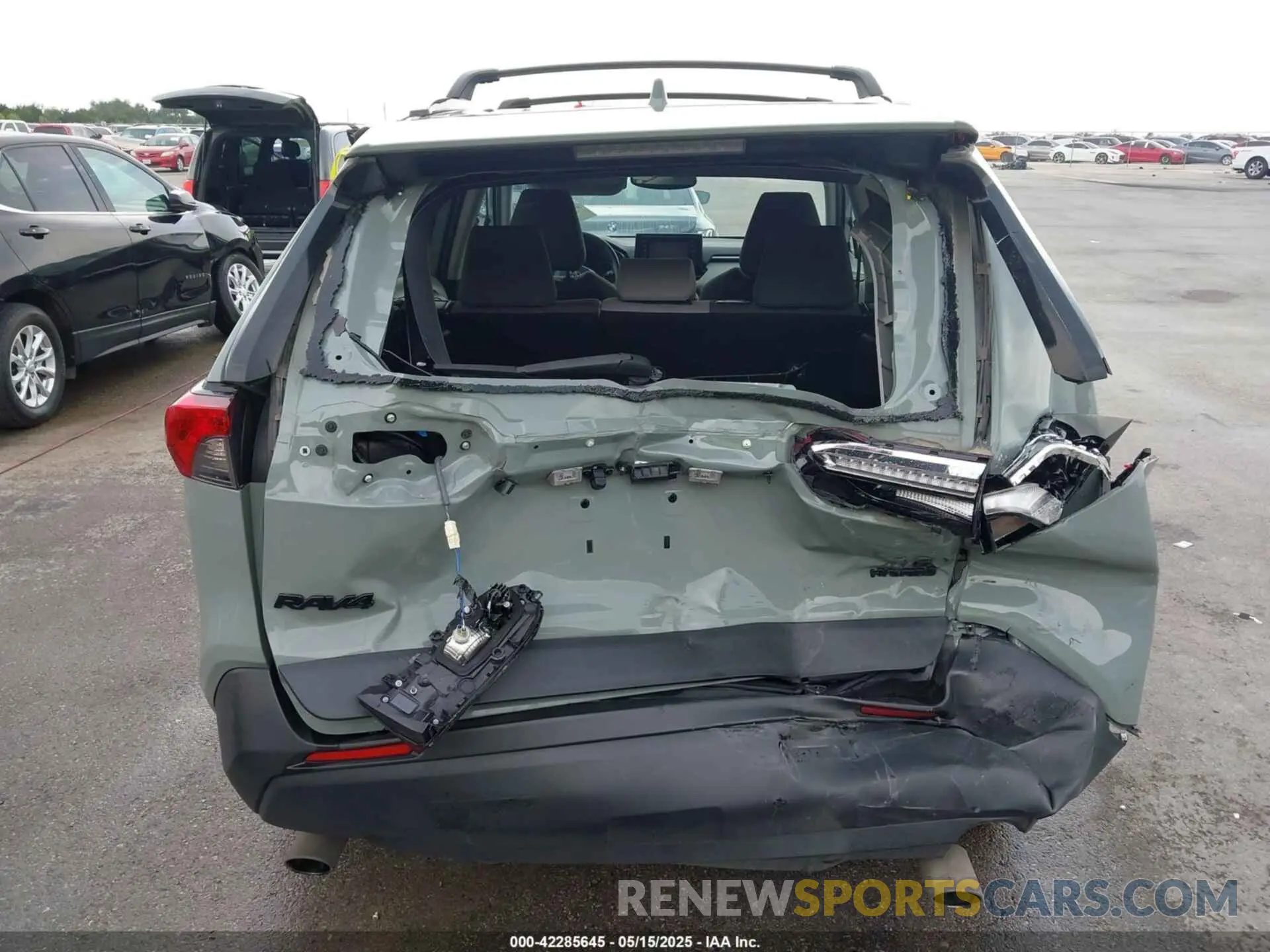 6 Photograph of a damaged car 2T3RWRFV3LW077250 TOYOTA RAV4 HYBRID 2020