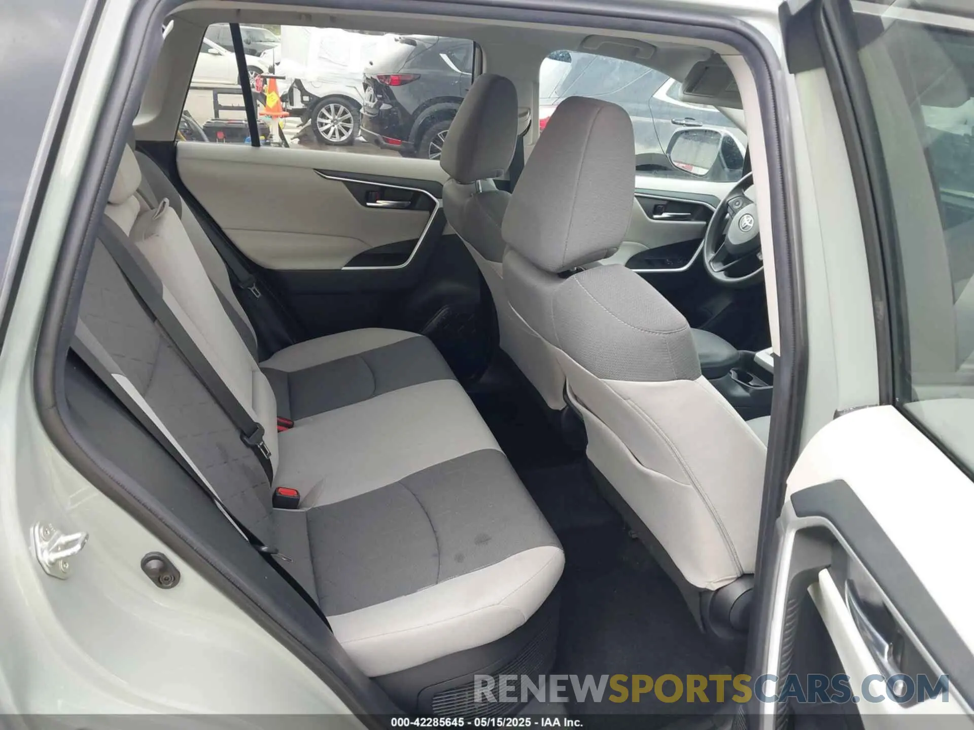 8 Photograph of a damaged car 2T3RWRFV3LW077250 TOYOTA RAV4 HYBRID 2020