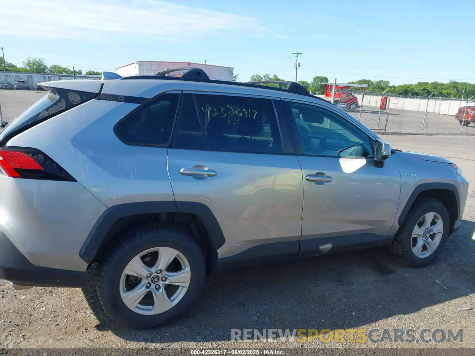 13 Photograph of a damaged car 2T3RWRFV4LW055080 TOYOTA RAV4 HYBRID 2020