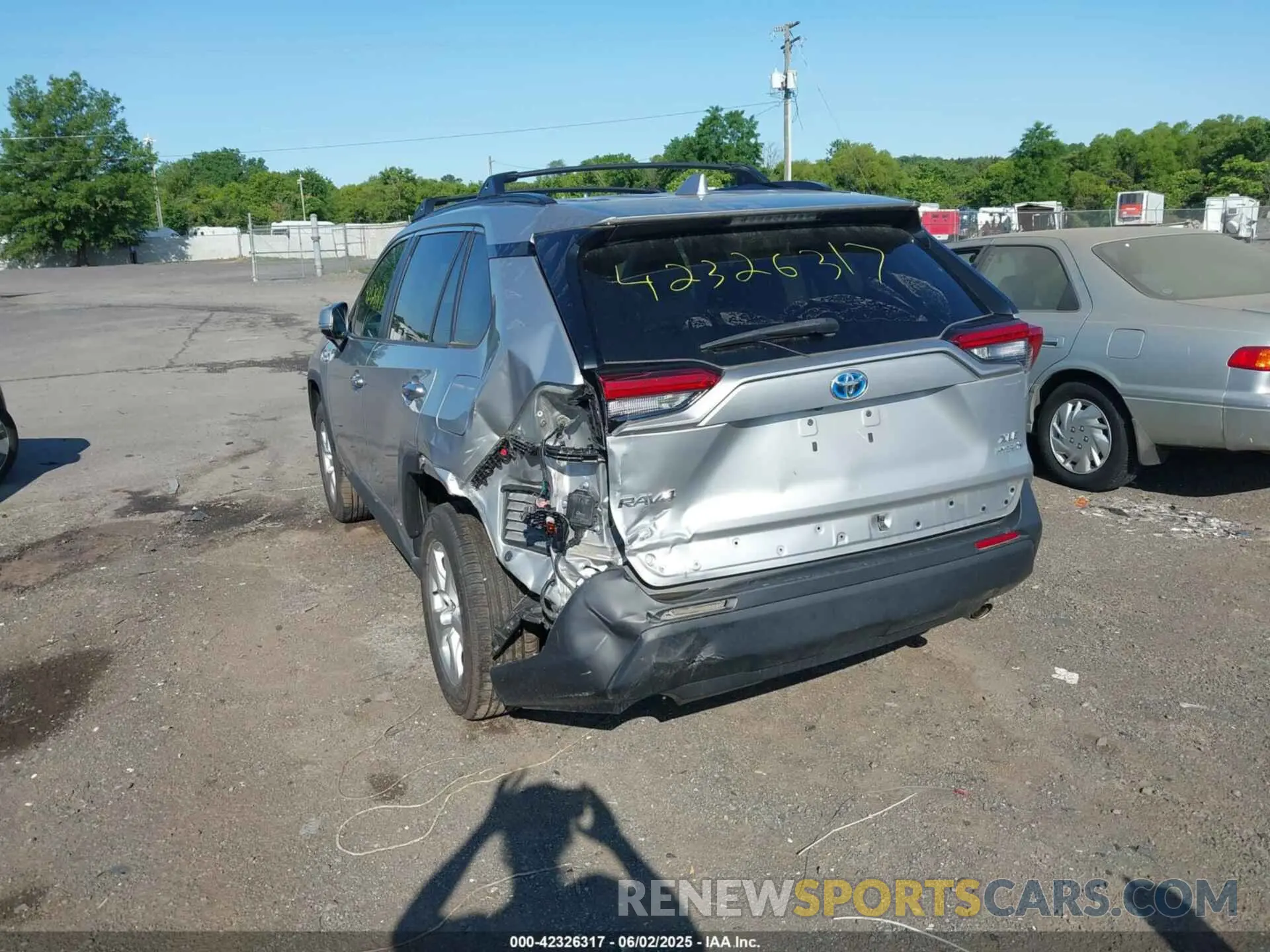 6 Photograph of a damaged car 2T3RWRFV4LW055080 TOYOTA RAV4 HYBRID 2020