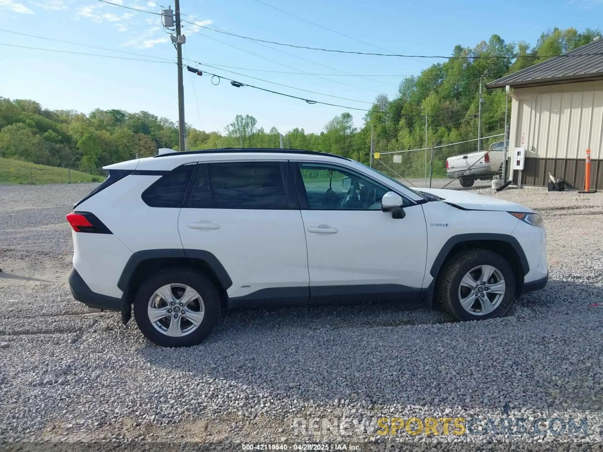13 Photograph of a damaged car 2T3RWRFV4LW064880 TOYOTA RAV4 HYBRID 2020