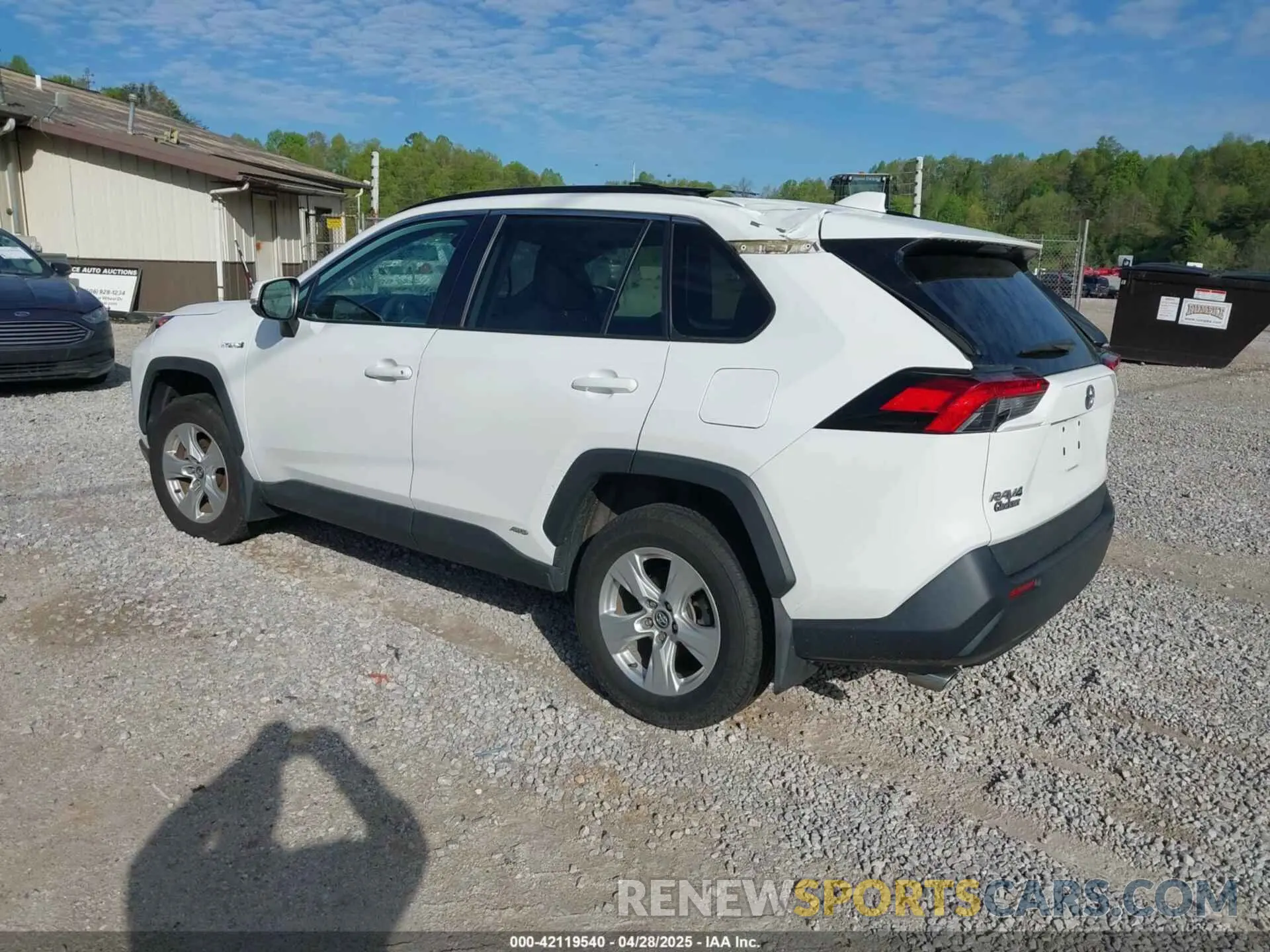 3 Photograph of a damaged car 2T3RWRFV4LW064880 TOYOTA RAV4 HYBRID 2020