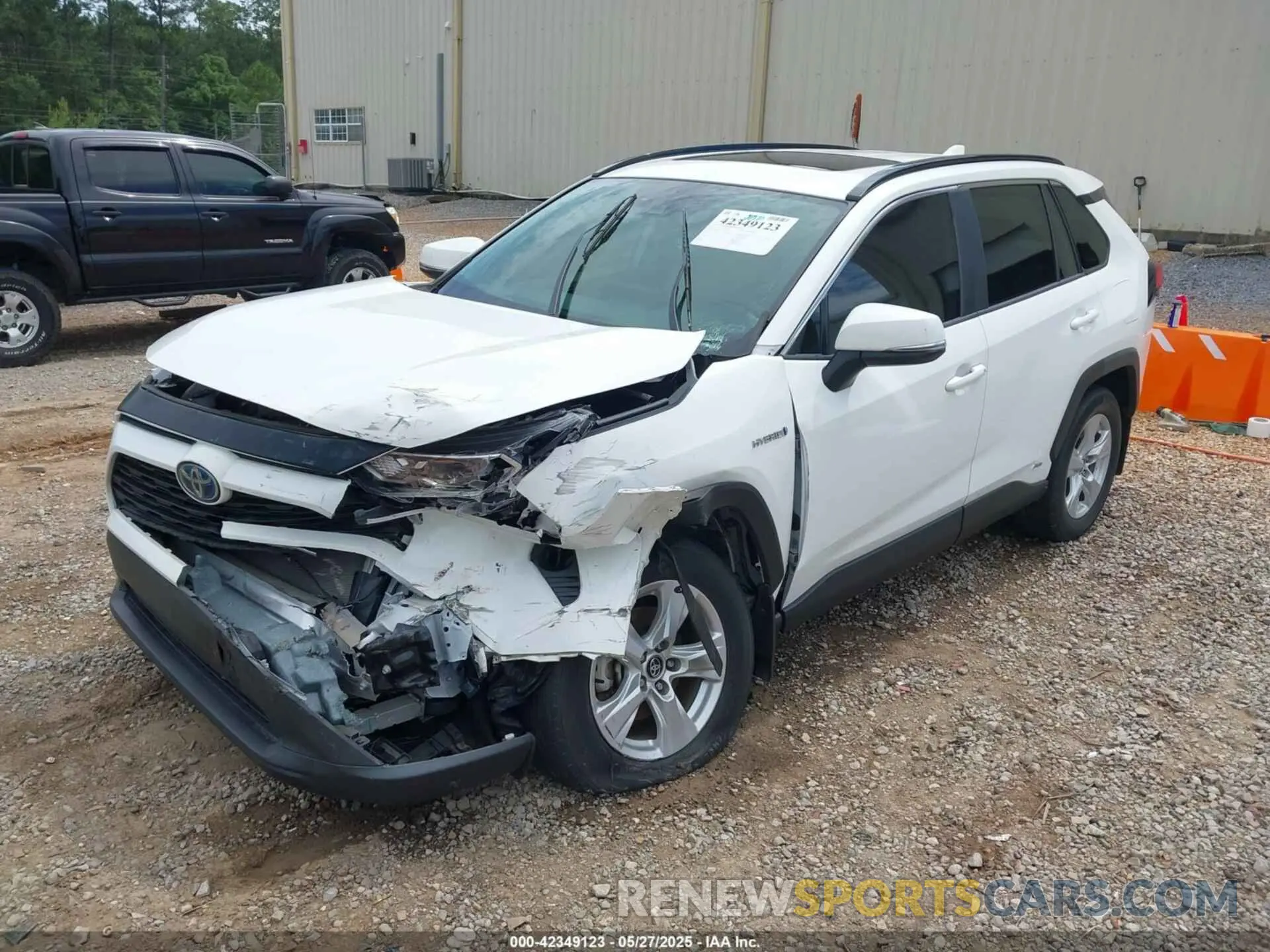 2 Photograph of a damaged car 2T3RWRFV5LW094731 TOYOTA RAV4 HYBRID 2020