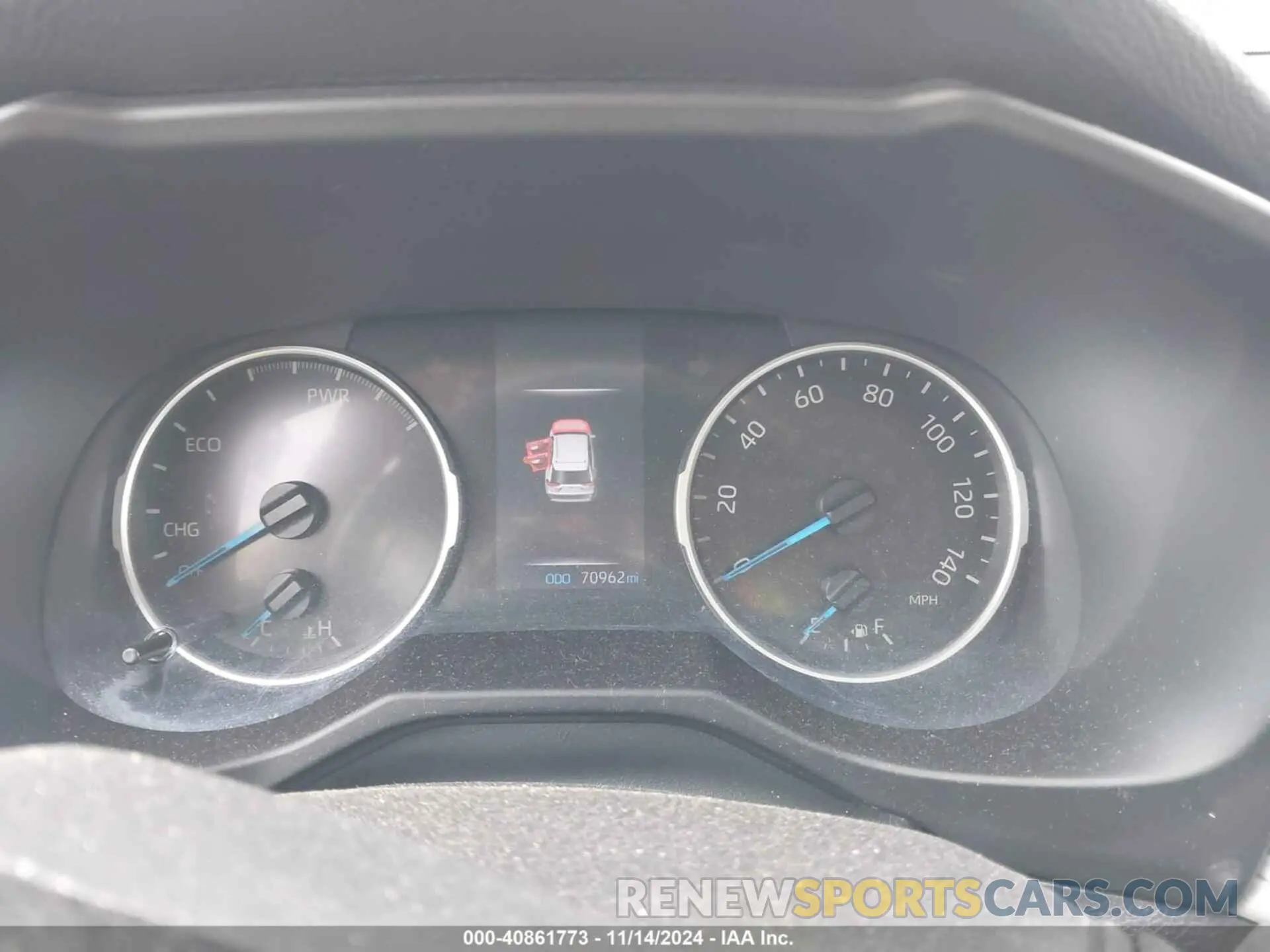 7 Photograph of a damaged car 2T3RWRFV6LW091949 TOYOTA RAV4 HYBRID 2020