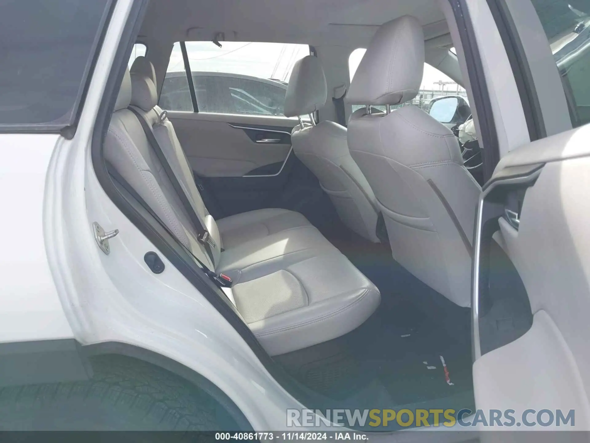 8 Photograph of a damaged car 2T3RWRFV6LW091949 TOYOTA RAV4 HYBRID 2020