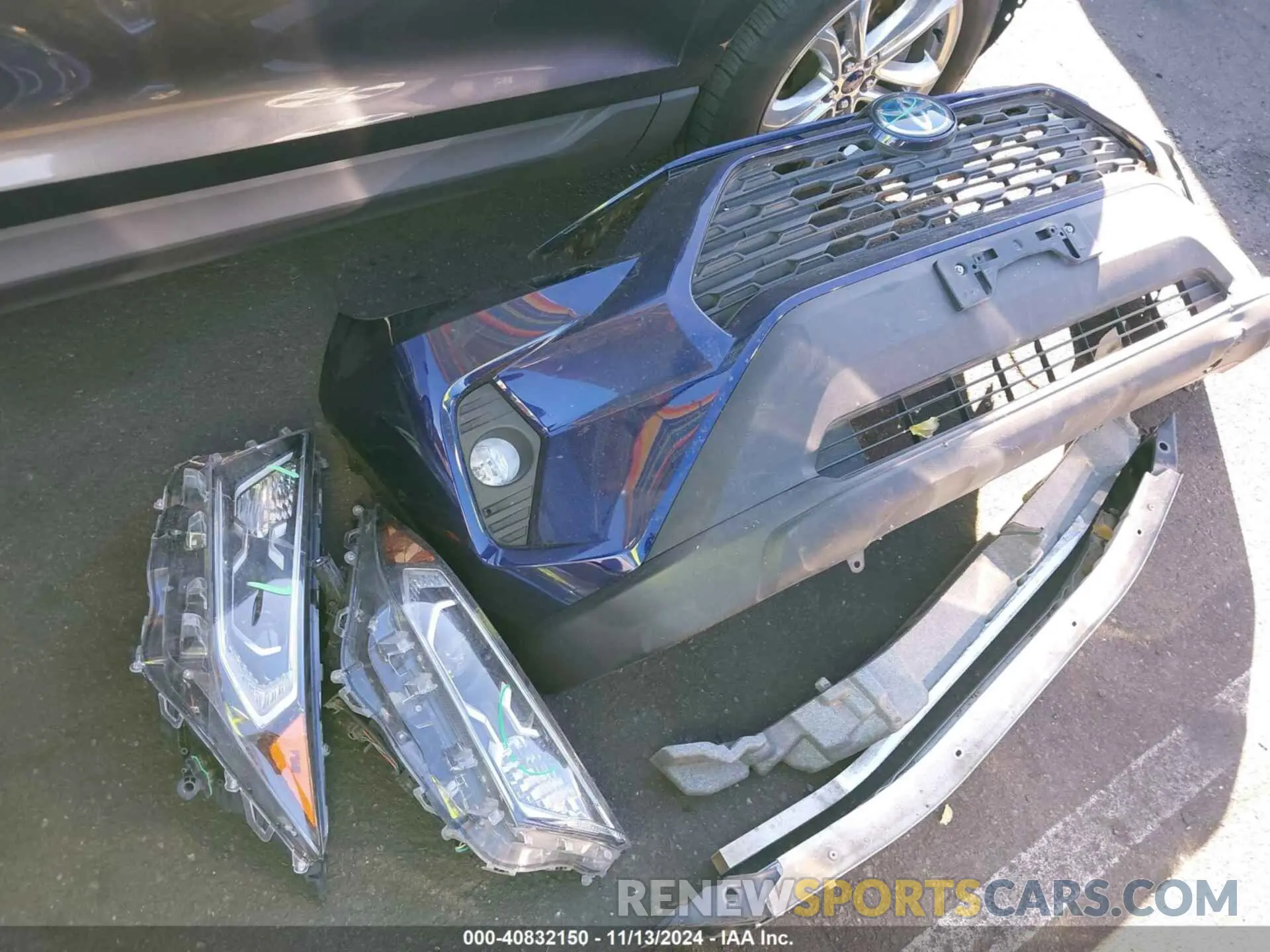 12 Photograph of a damaged car 2T3RWRFV7LW094682 TOYOTA RAV4 HYBRID 2020