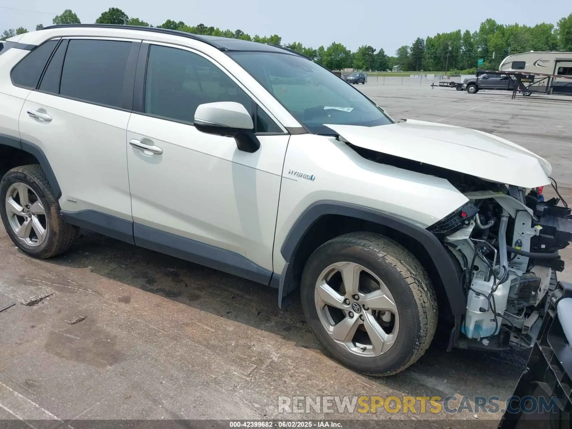 1 Photograph of a damaged car 4T3DWRFV9LU007665 TOYOTA RAV4 HYBRID 2020