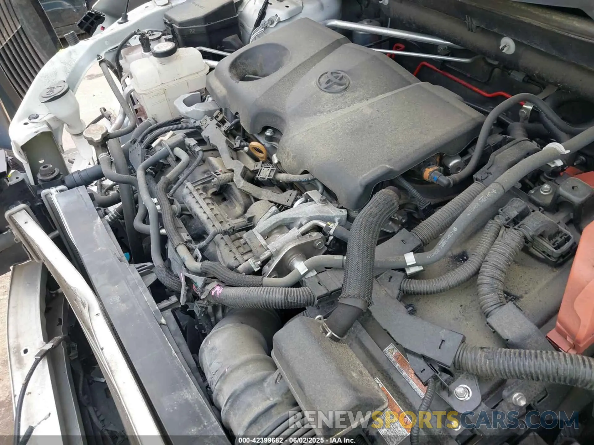 10 Photograph of a damaged car 4T3DWRFV9LU007665 TOYOTA RAV4 HYBRID 2020