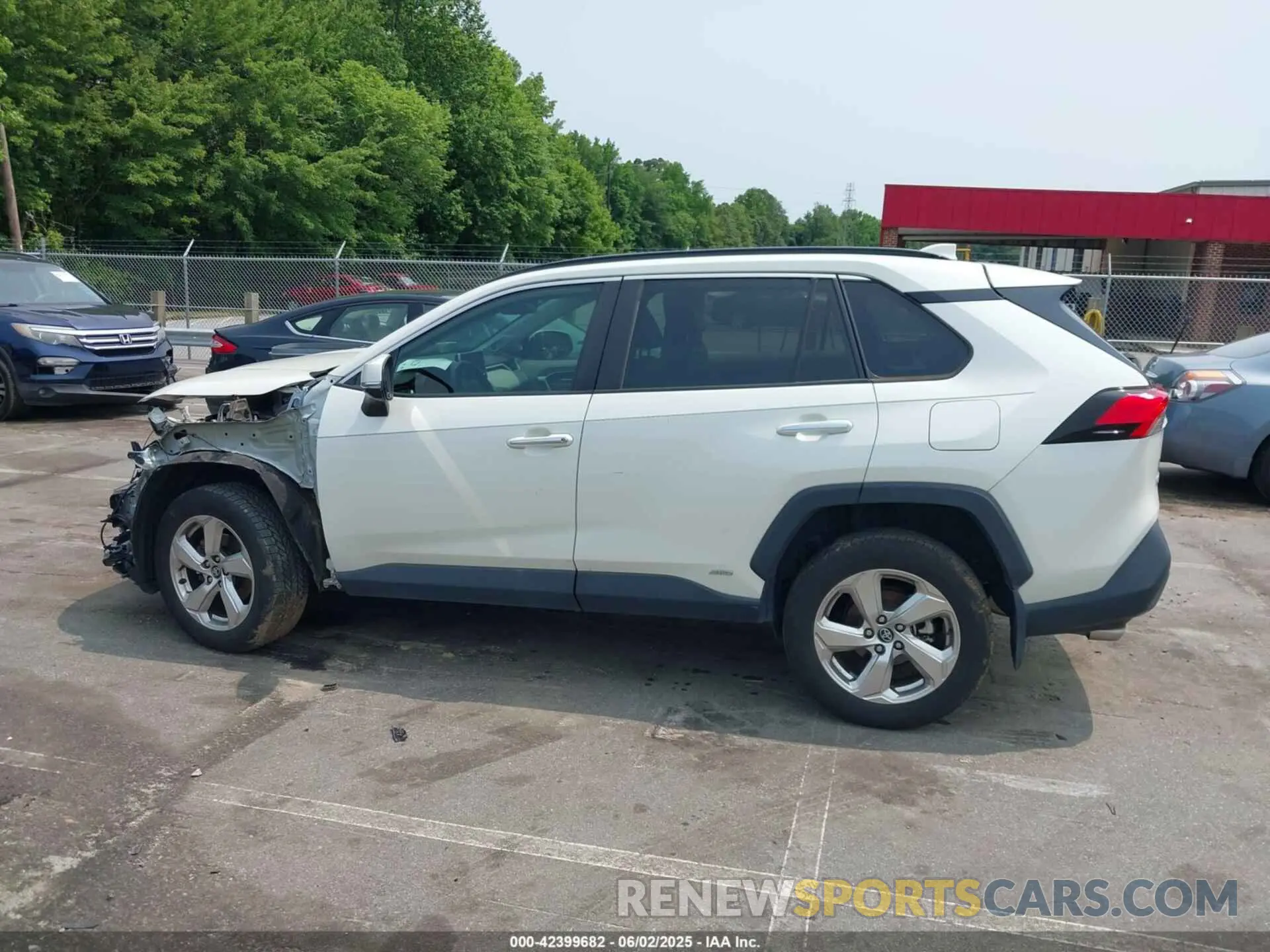 14 Photograph of a damaged car 4T3DWRFV9LU007665 TOYOTA RAV4 HYBRID 2020