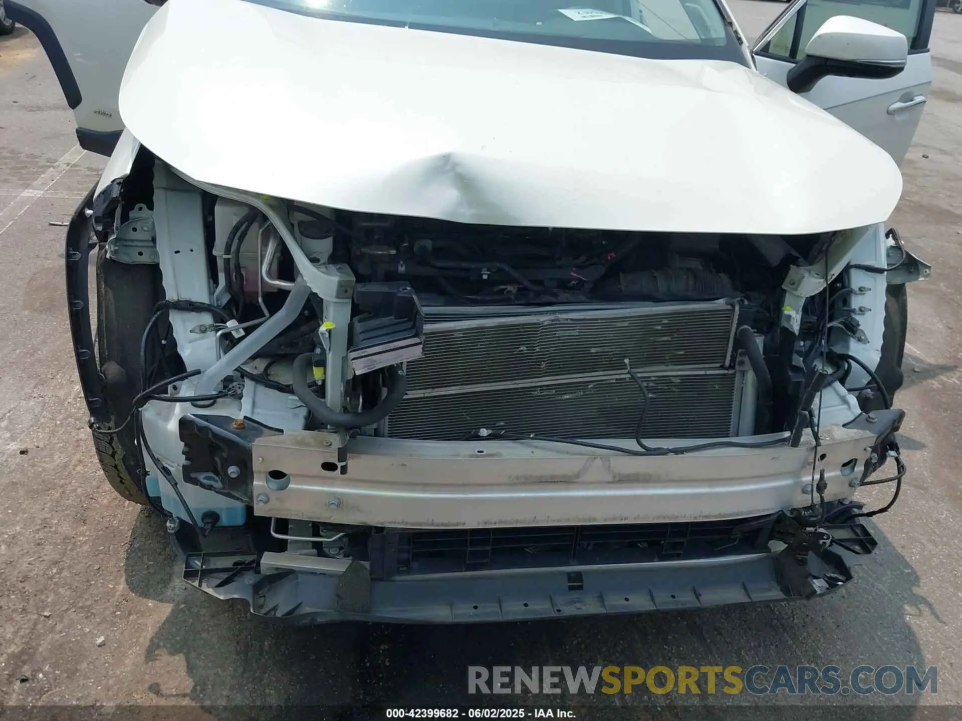 6 Photograph of a damaged car 4T3DWRFV9LU007665 TOYOTA RAV4 HYBRID 2020