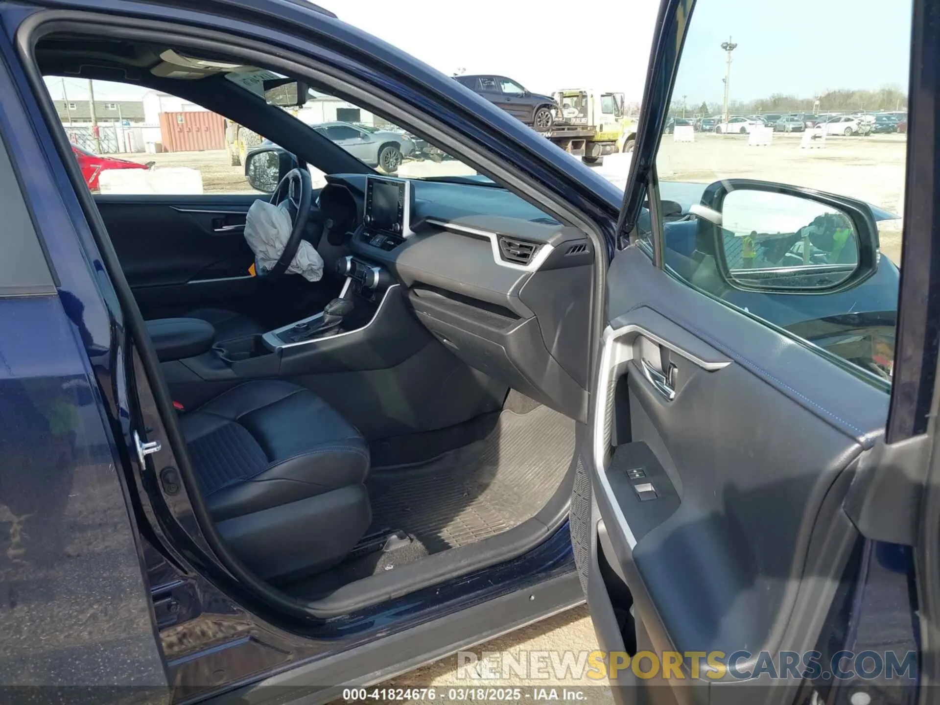 5 Photograph of a damaged car 4T3E6RFVXLU003466 TOYOTA RAV4 HYBRID 2020