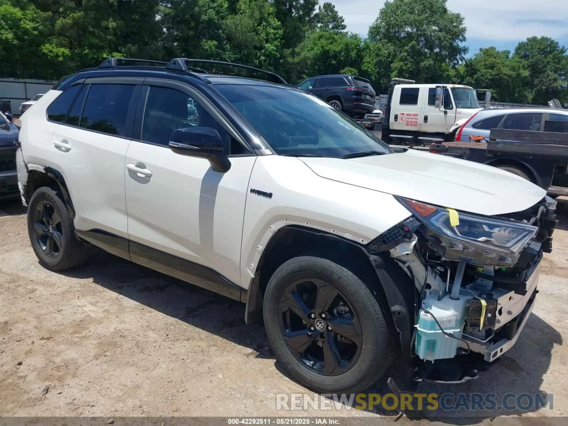 1 Photograph of a damaged car 4T3EWRFV0LU008448 TOYOTA RAV4 HYBRID 2020