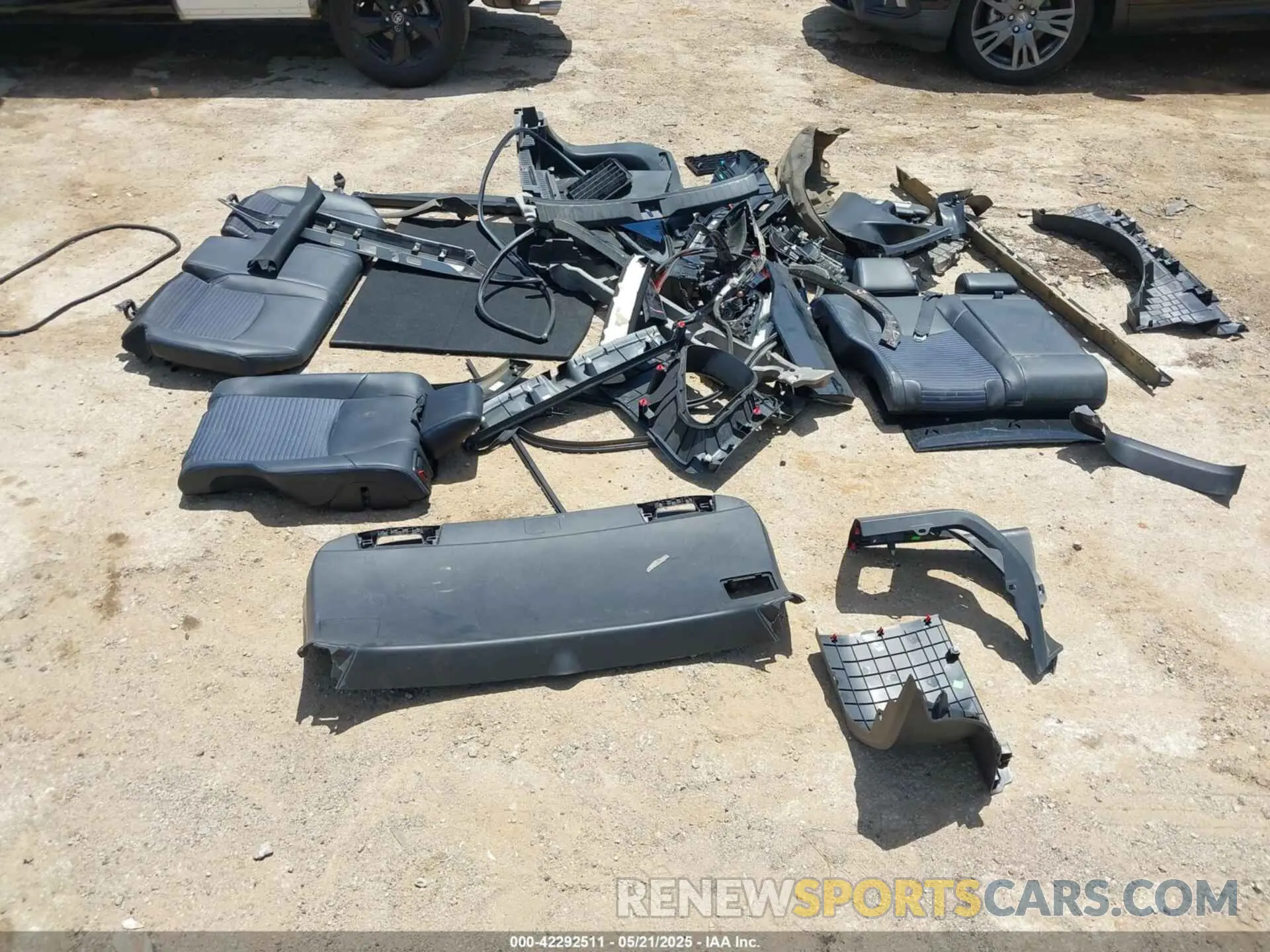 12 Photograph of a damaged car 4T3EWRFV0LU008448 TOYOTA RAV4 HYBRID 2020