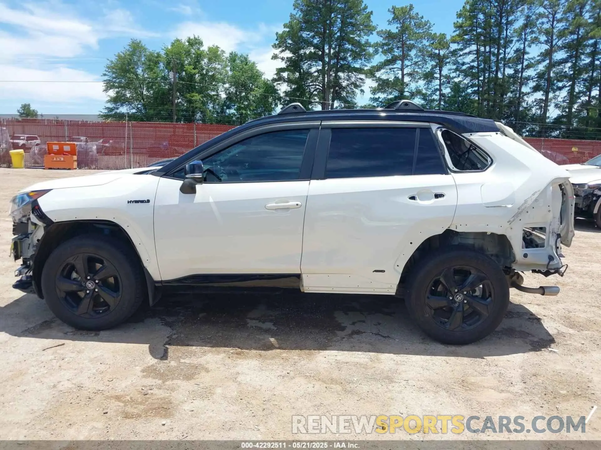 15 Photograph of a damaged car 4T3EWRFV0LU008448 TOYOTA RAV4 HYBRID 2020