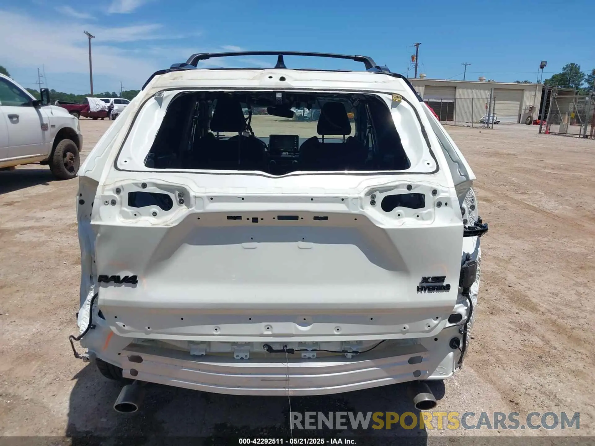 17 Photograph of a damaged car 4T3EWRFV0LU008448 TOYOTA RAV4 HYBRID 2020