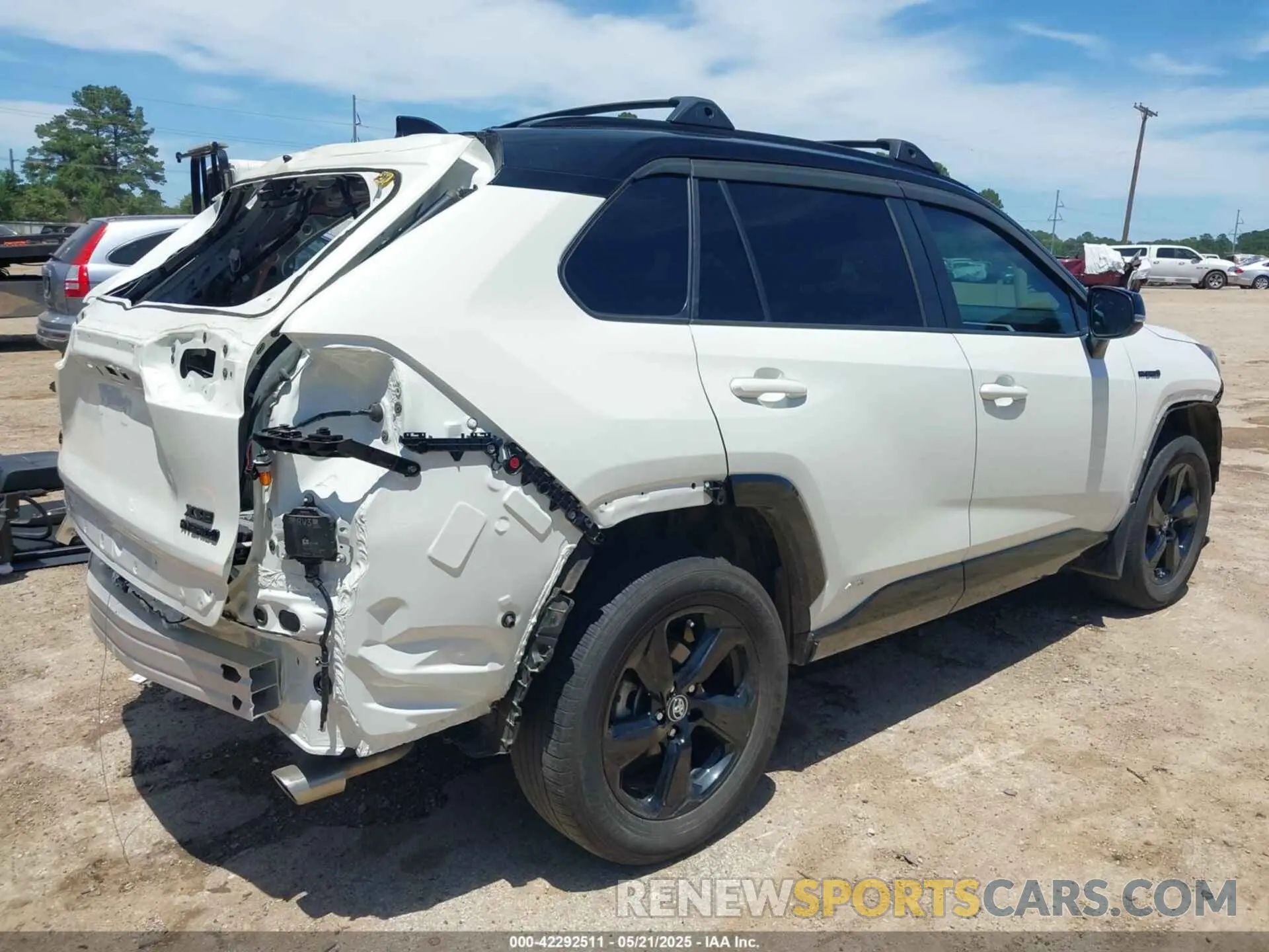 4 Photograph of a damaged car 4T3EWRFV0LU008448 TOYOTA RAV4 HYBRID 2020
