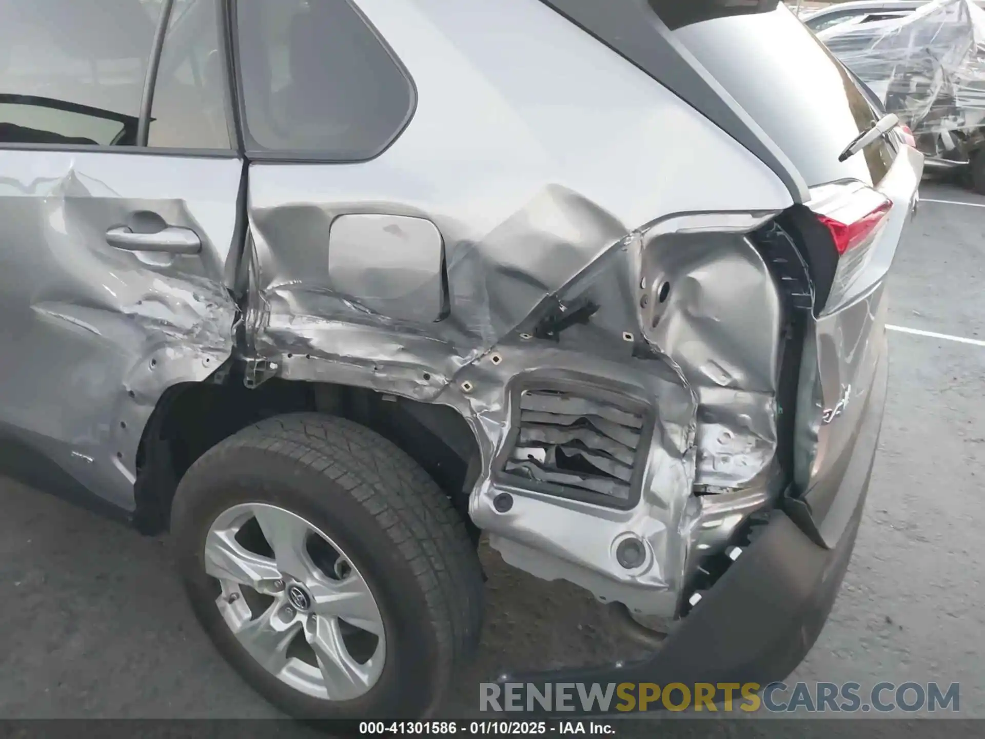 6 Photograph of a damaged car 4T3L6RFV8LU001819 TOYOTA RAV4 HYBRID 2020