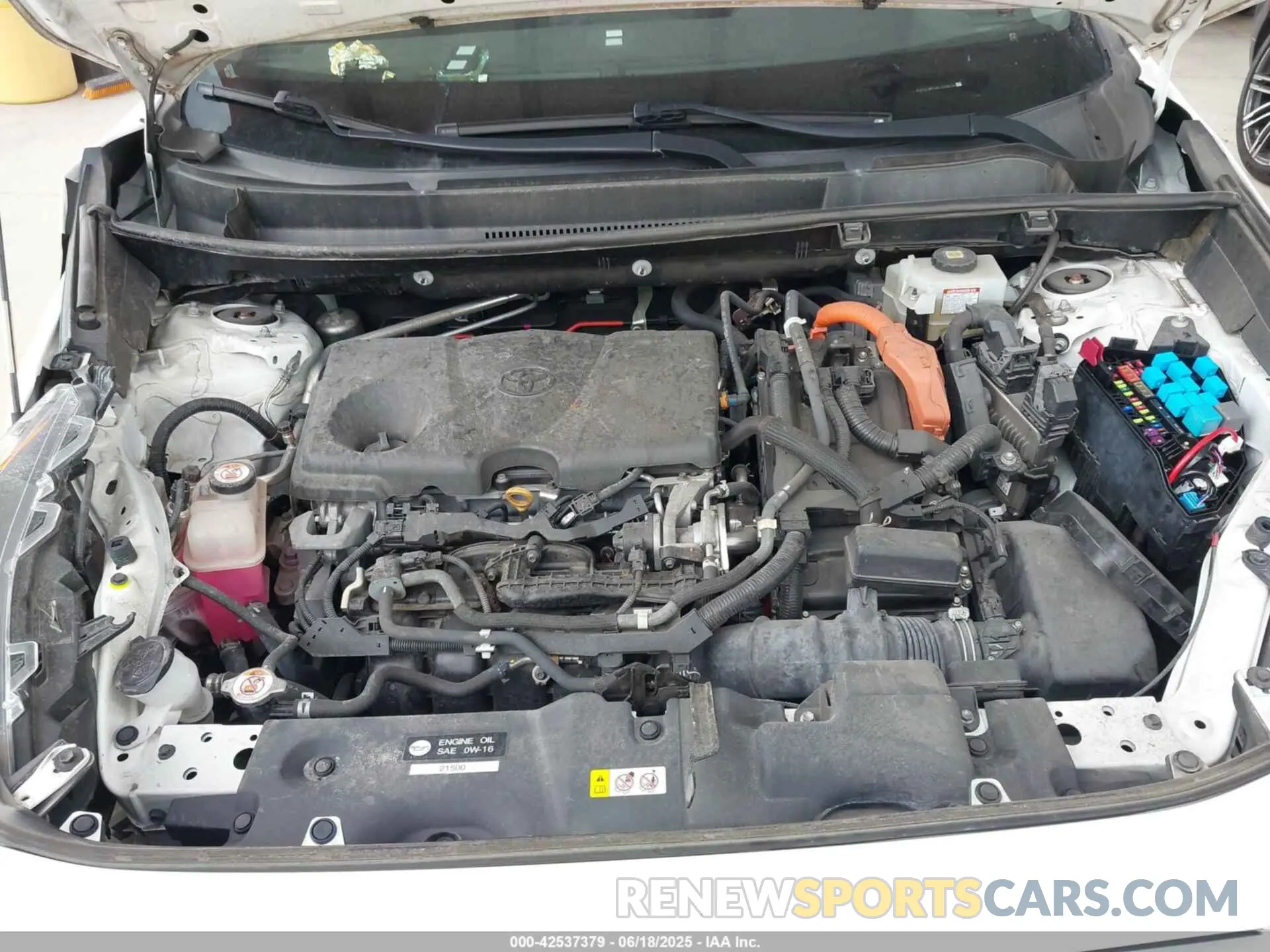 10 Photograph of a damaged car 4T3LWRFV6LU008638 TOYOTA RAV4 HYBRID 2020