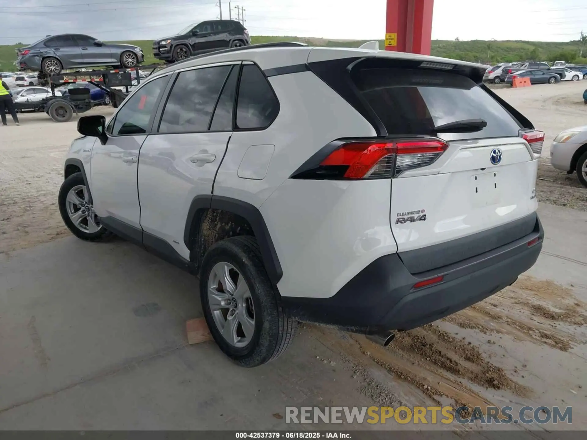 3 Photograph of a damaged car 4T3LWRFV6LU008638 TOYOTA RAV4 HYBRID 2020