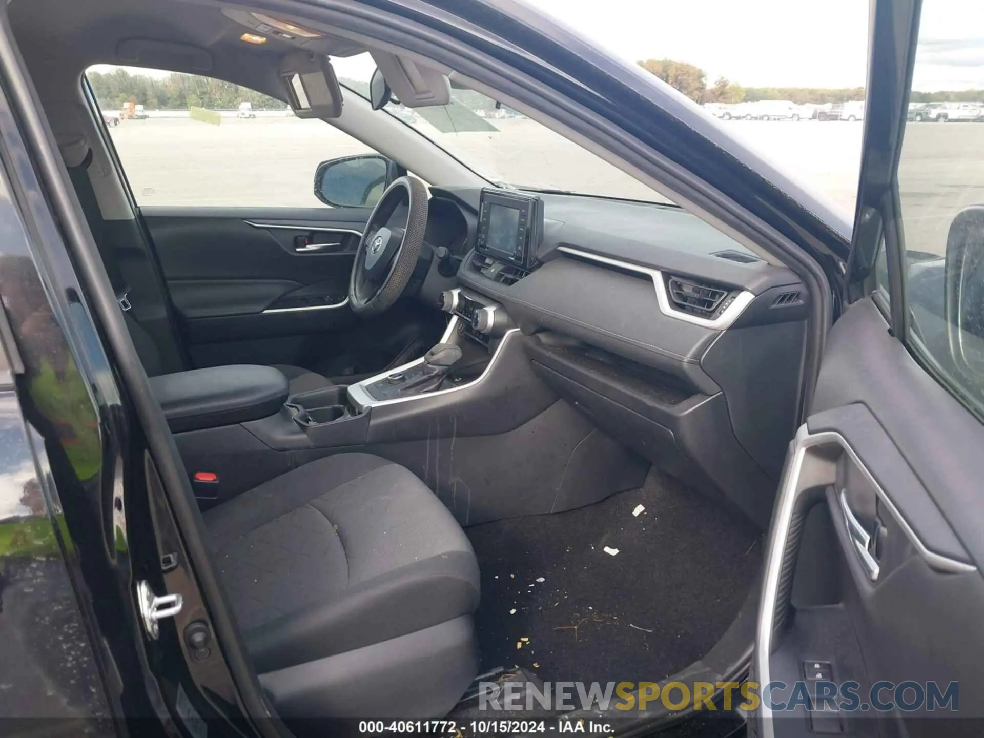 5 Photograph of a damaged car 4T3R6RFV3LU003956 TOYOTA RAV4 HYBRID 2020