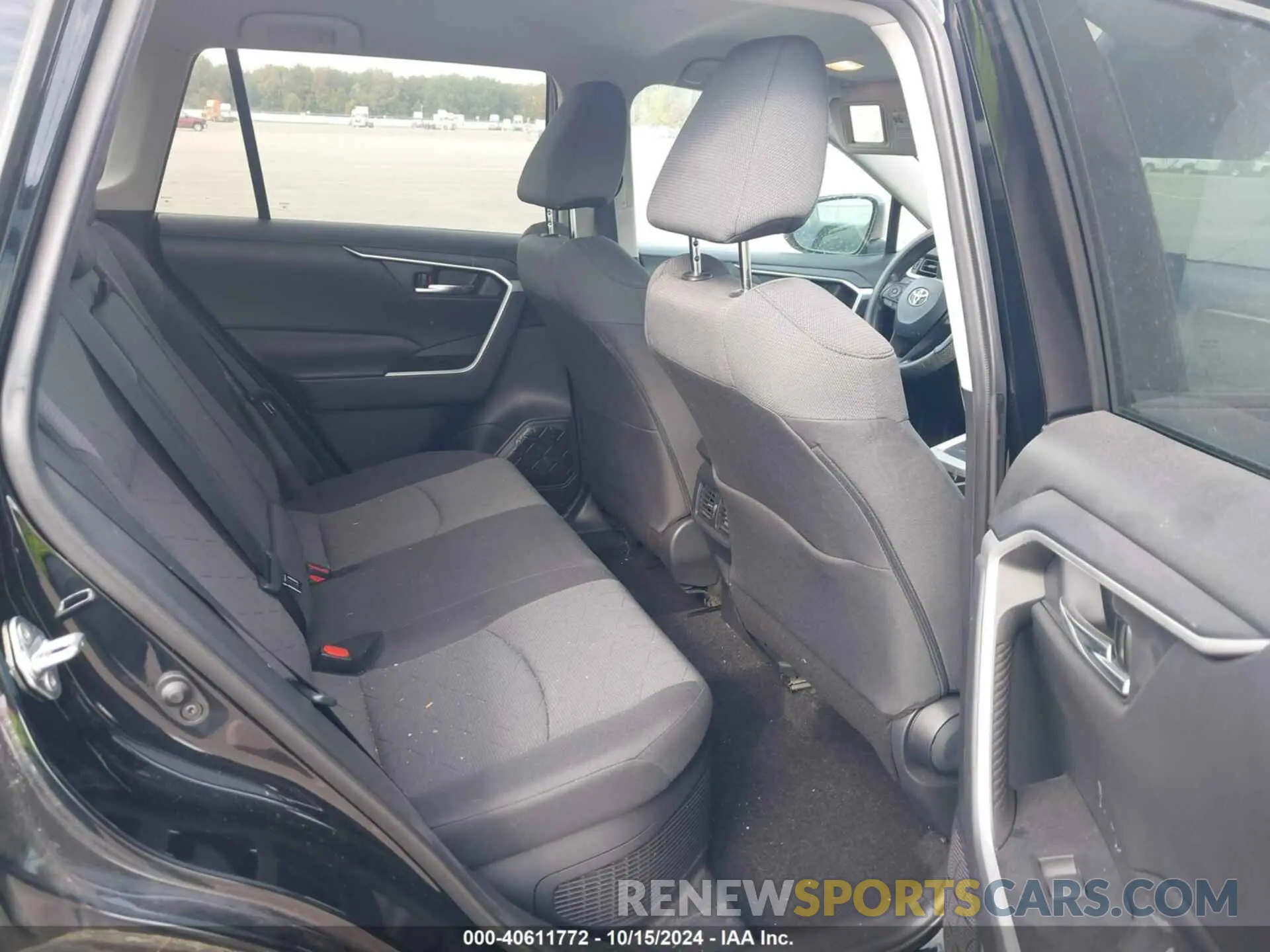 8 Photograph of a damaged car 4T3R6RFV3LU003956 TOYOTA RAV4 HYBRID 2020