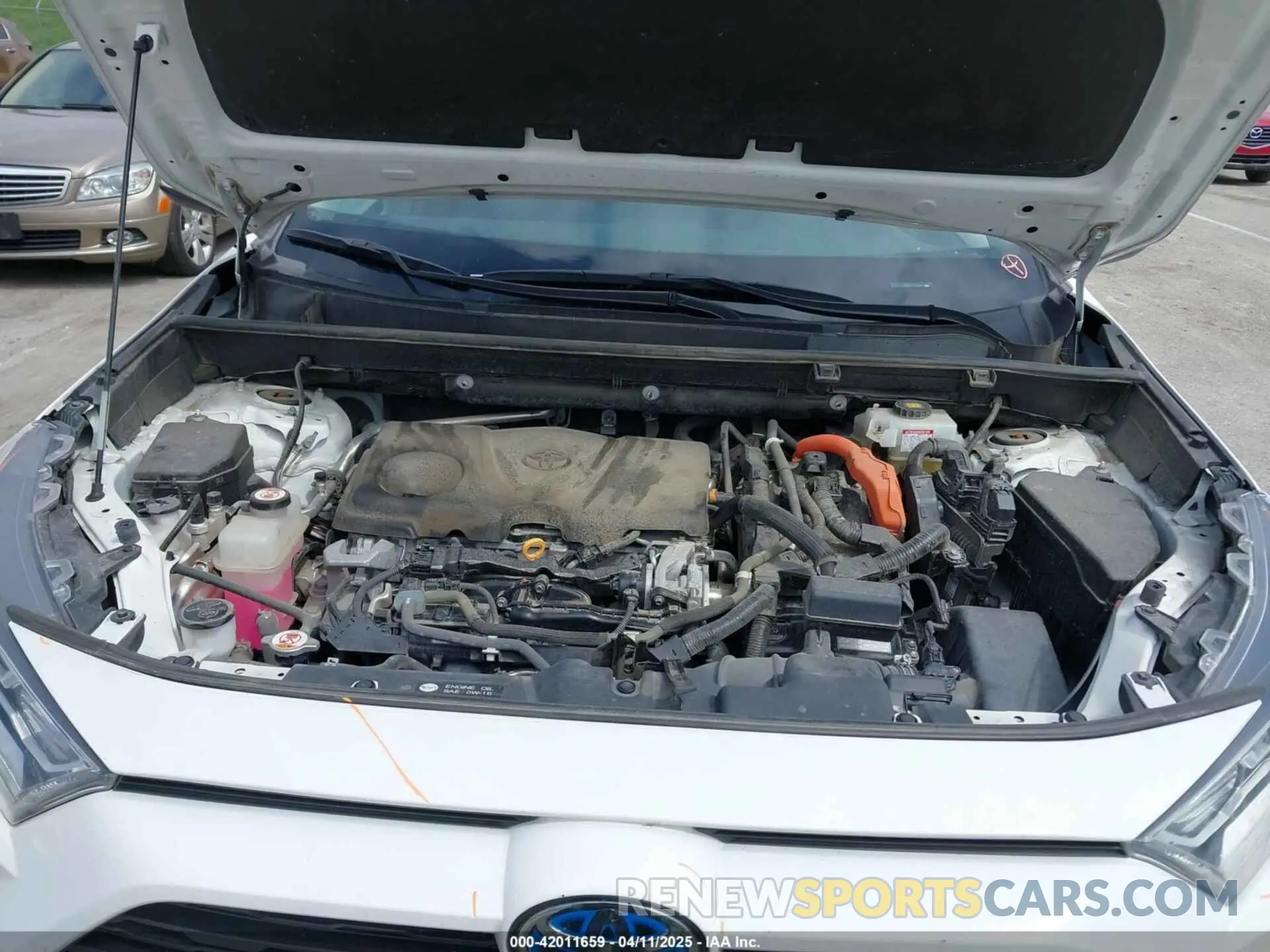 10 Photograph of a damaged car 4T3RWRFV0LU004238 TOYOTA RAV4 HYBRID 2020