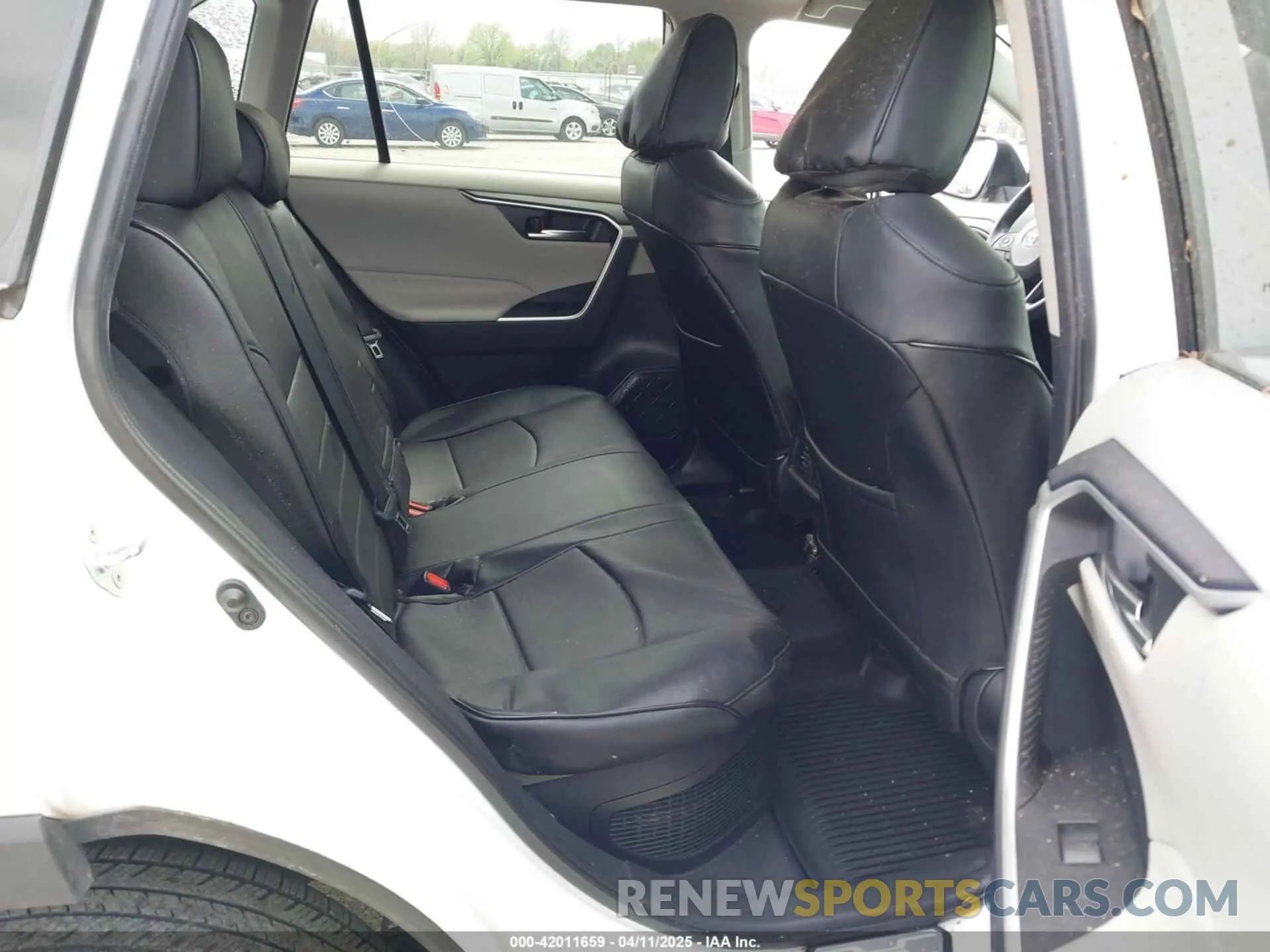8 Photograph of a damaged car 4T3RWRFV0LU004238 TOYOTA RAV4 HYBRID 2020