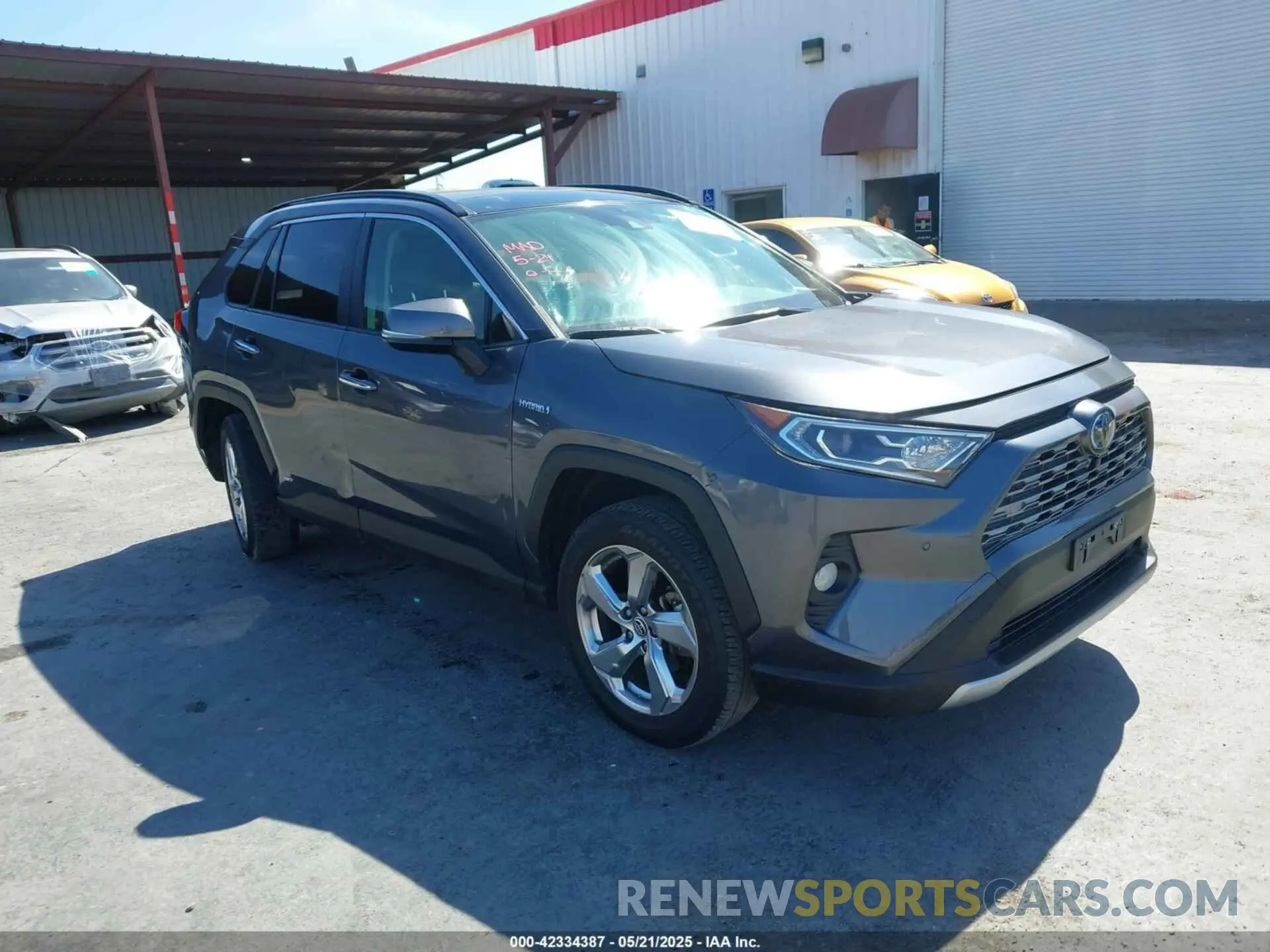 1 Photograph of a damaged car JTMD6RFV5LD006199 TOYOTA RAV4 HYBRID 2020