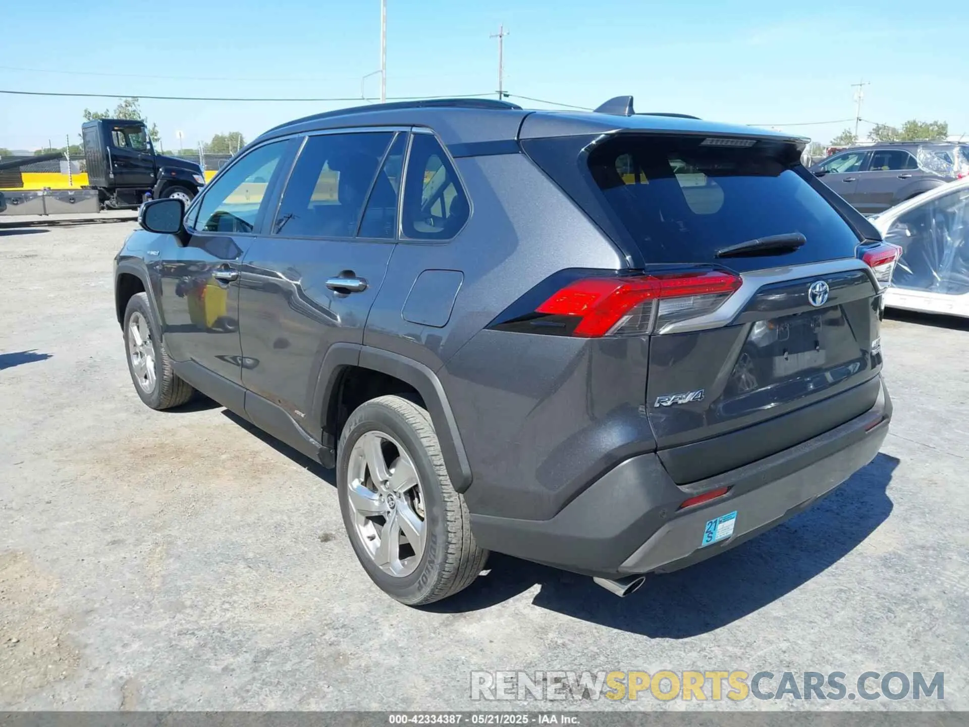 3 Photograph of a damaged car JTMD6RFV5LD006199 TOYOTA RAV4 HYBRID 2020