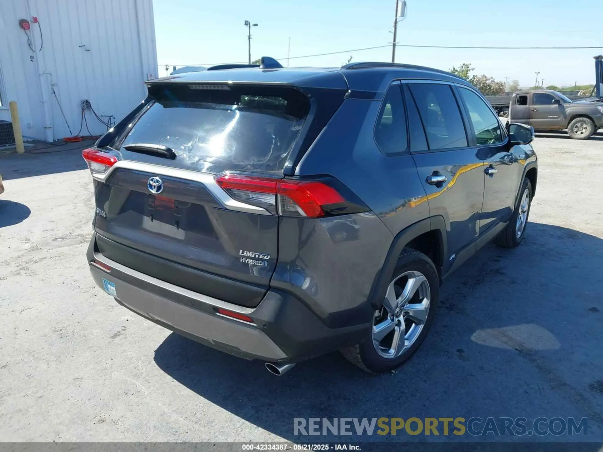 4 Photograph of a damaged car JTMD6RFV5LD006199 TOYOTA RAV4 HYBRID 2020