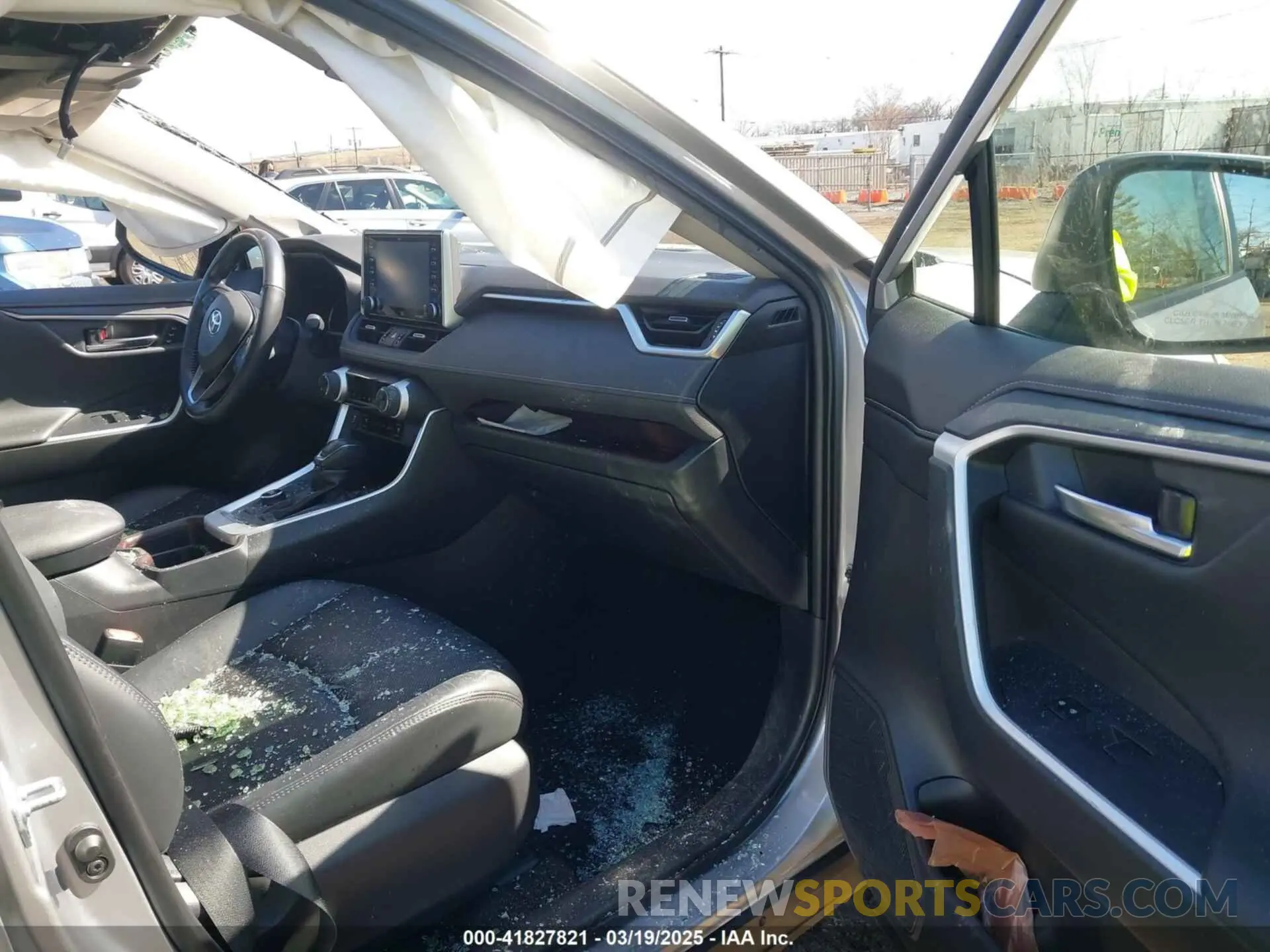 5 Photograph of a damaged car JTMD6RFV8LD005550 TOYOTA RAV4 HYBRID 2020