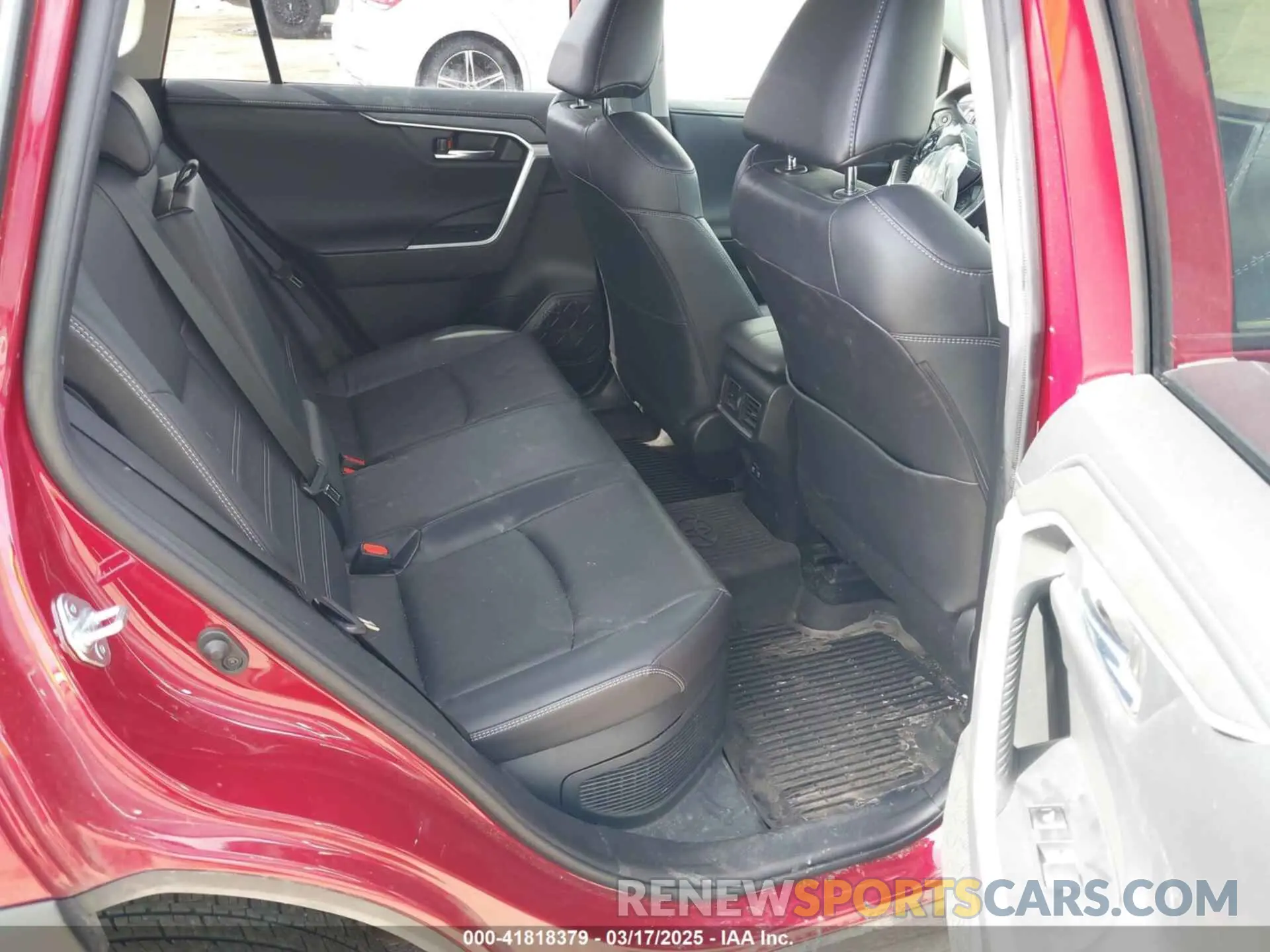 8 Photograph of a damaged car JTMDWRFV2LD550305 TOYOTA RAV4 HYBRID 2020