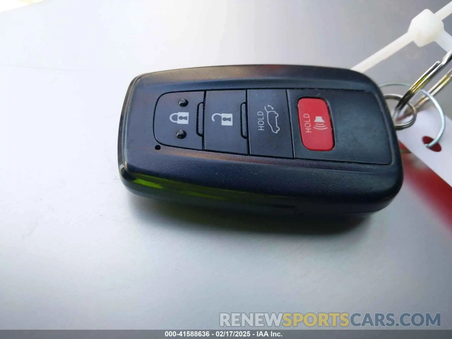 11 Photograph of a damaged car JTMDWRFV5LD546085 TOYOTA RAV4 HYBRID 2020