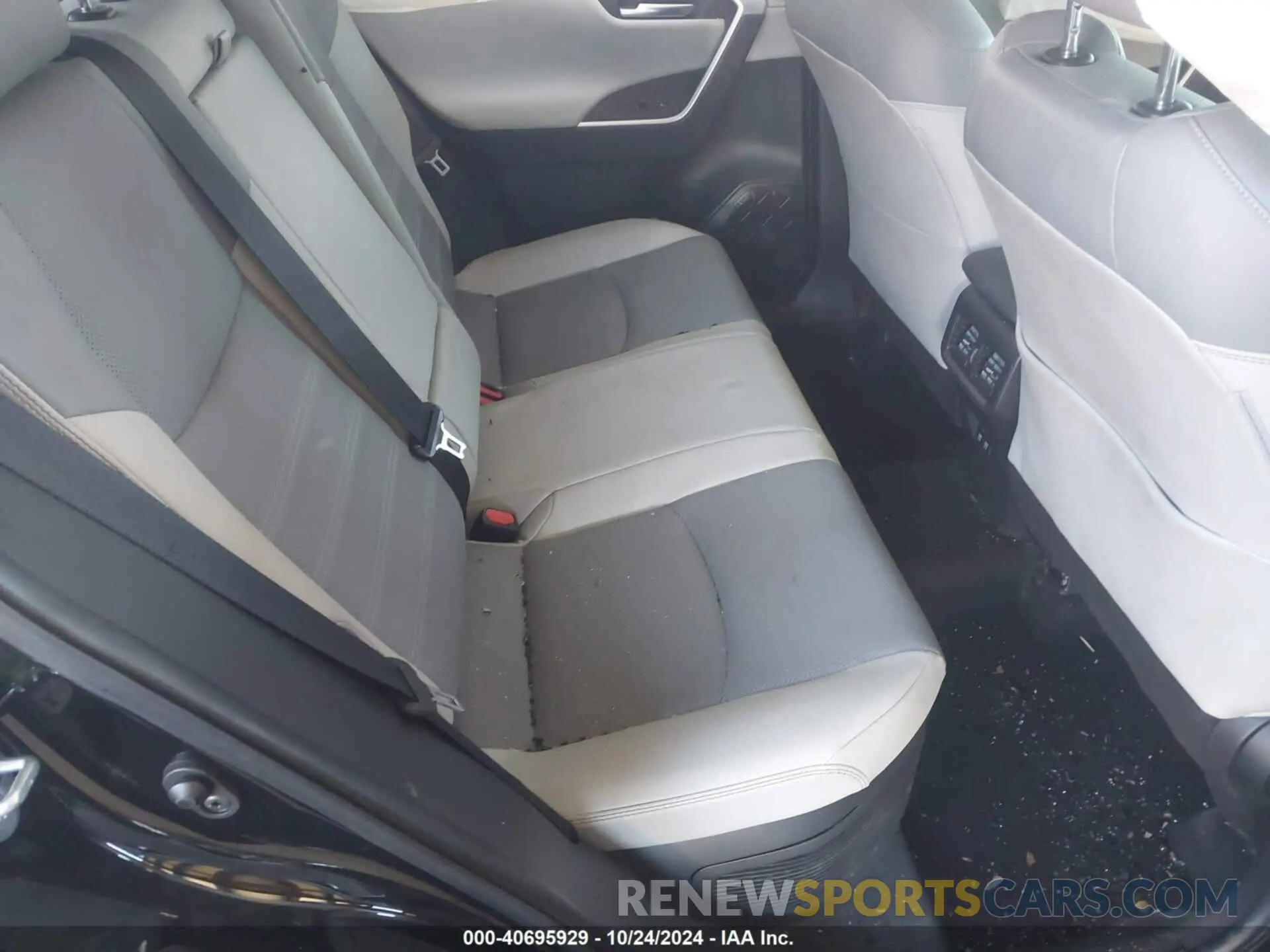 8 Photograph of a damaged car JTMDWRFV8LJ045368 TOYOTA RAV4 HYBRID 2020