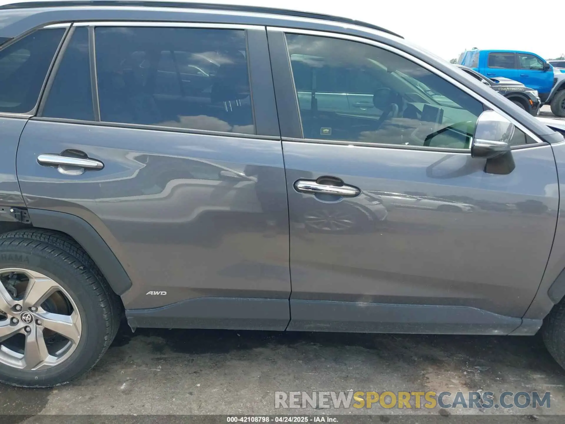 13 Photograph of a damaged car JTMDWRFVXLD071906 TOYOTA RAV4 HYBRID 2020