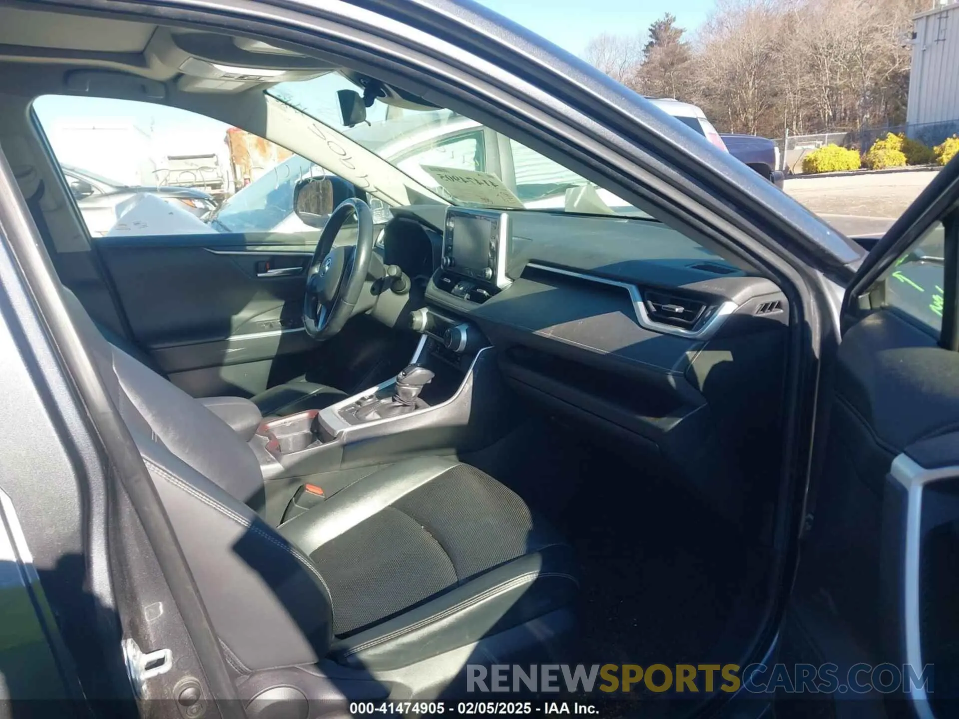 5 Photograph of a damaged car JTMDWRFVXLD525510 TOYOTA RAV4 HYBRID 2020